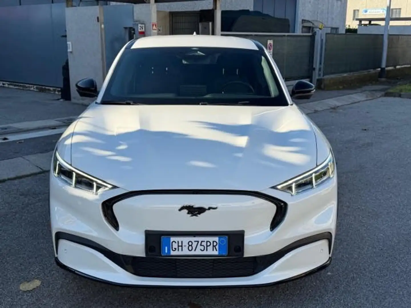 Ford Mustang Mach-E standard range Tech Pack awd 269cv auto IVA ESP!! Weiß - 2