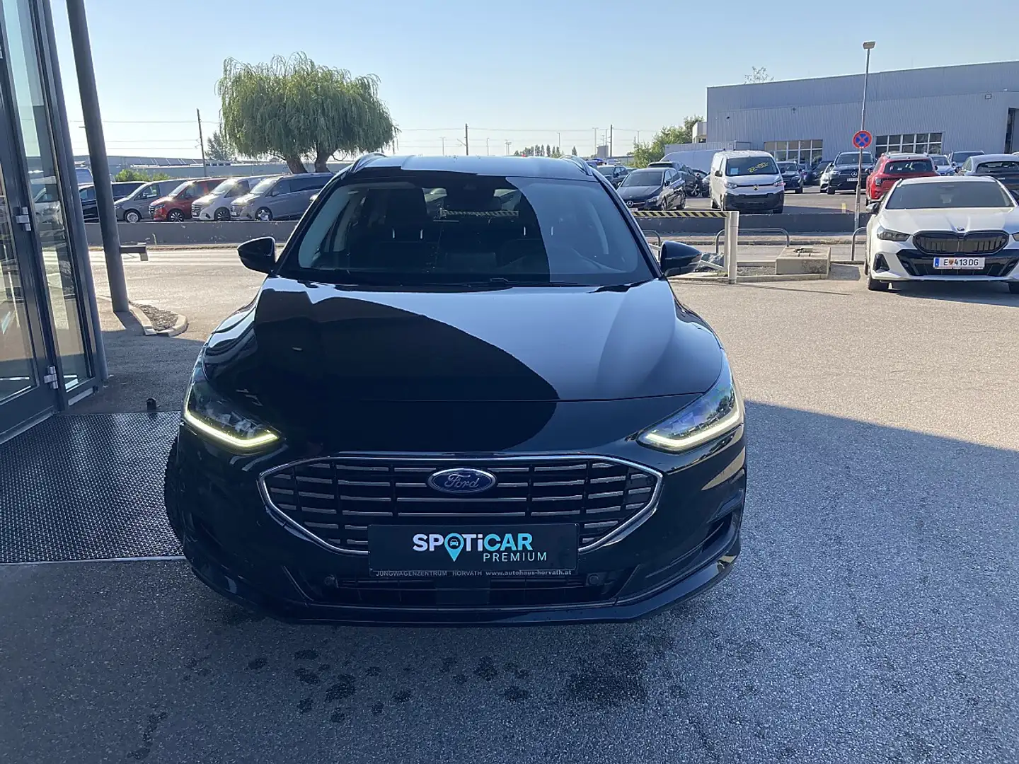 Ford Focus Turnier 1,0 EcoBoost Titanium Schwarz - 2