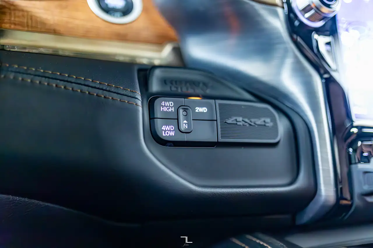 RAM 2500 снимка RAM 2500