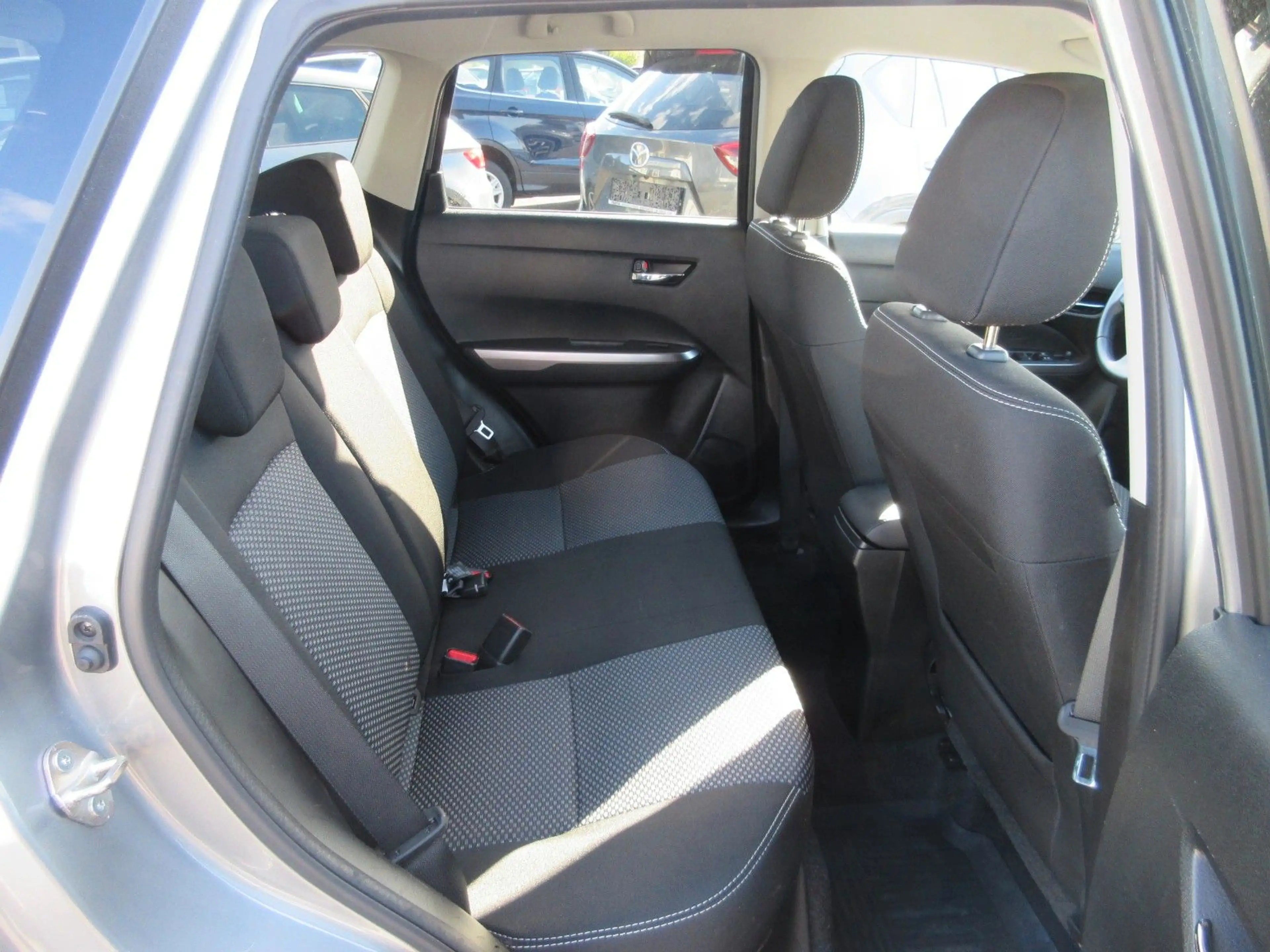 Suzuki Vitara 1.4 Mild-Hybrid Comfort 4x4 **2.HAND** — photo 10