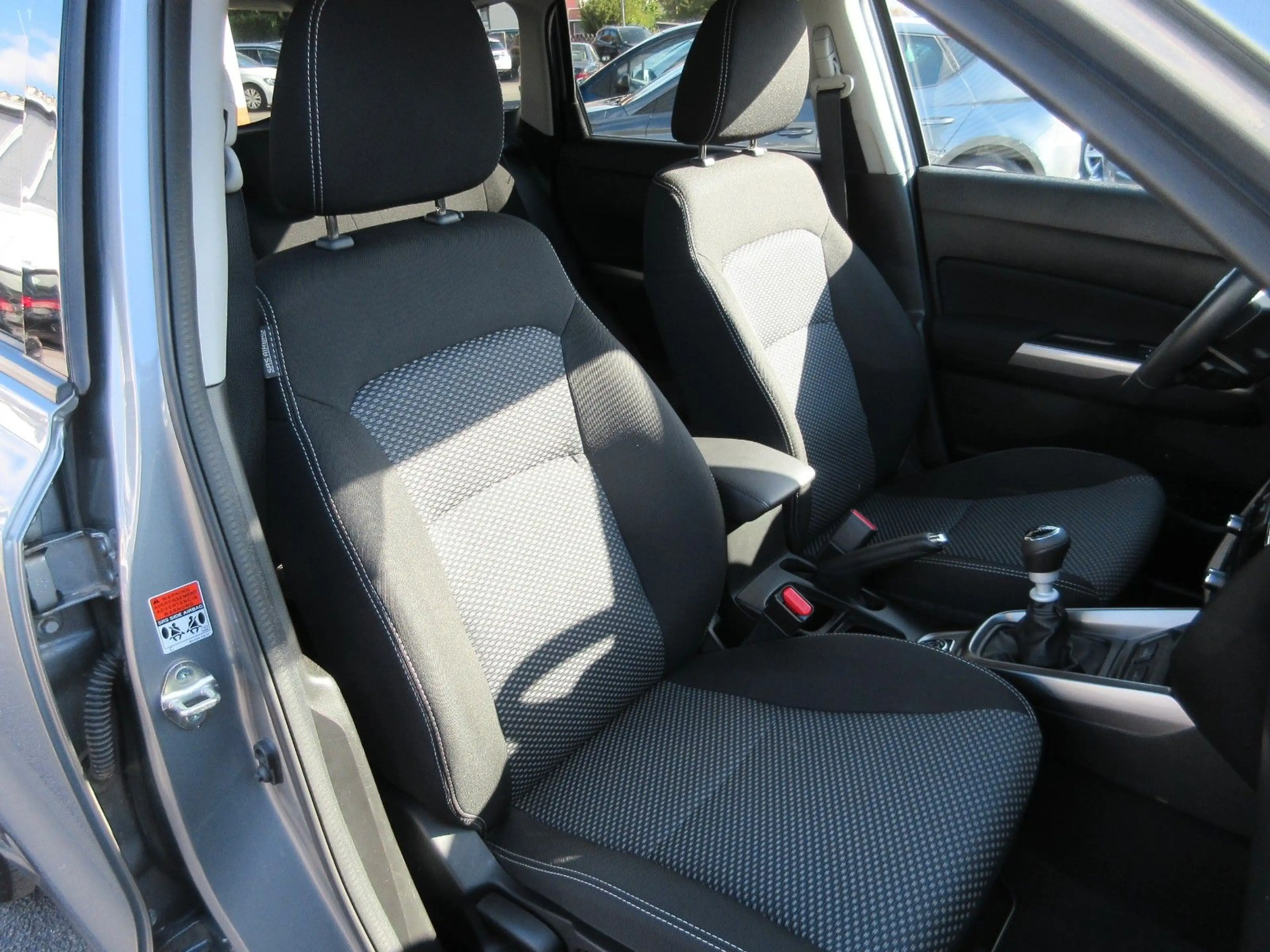 Suzuki Vitara 1.4 Mild-Hybrid Comfort 4x4 **2.HAND** — photo 9