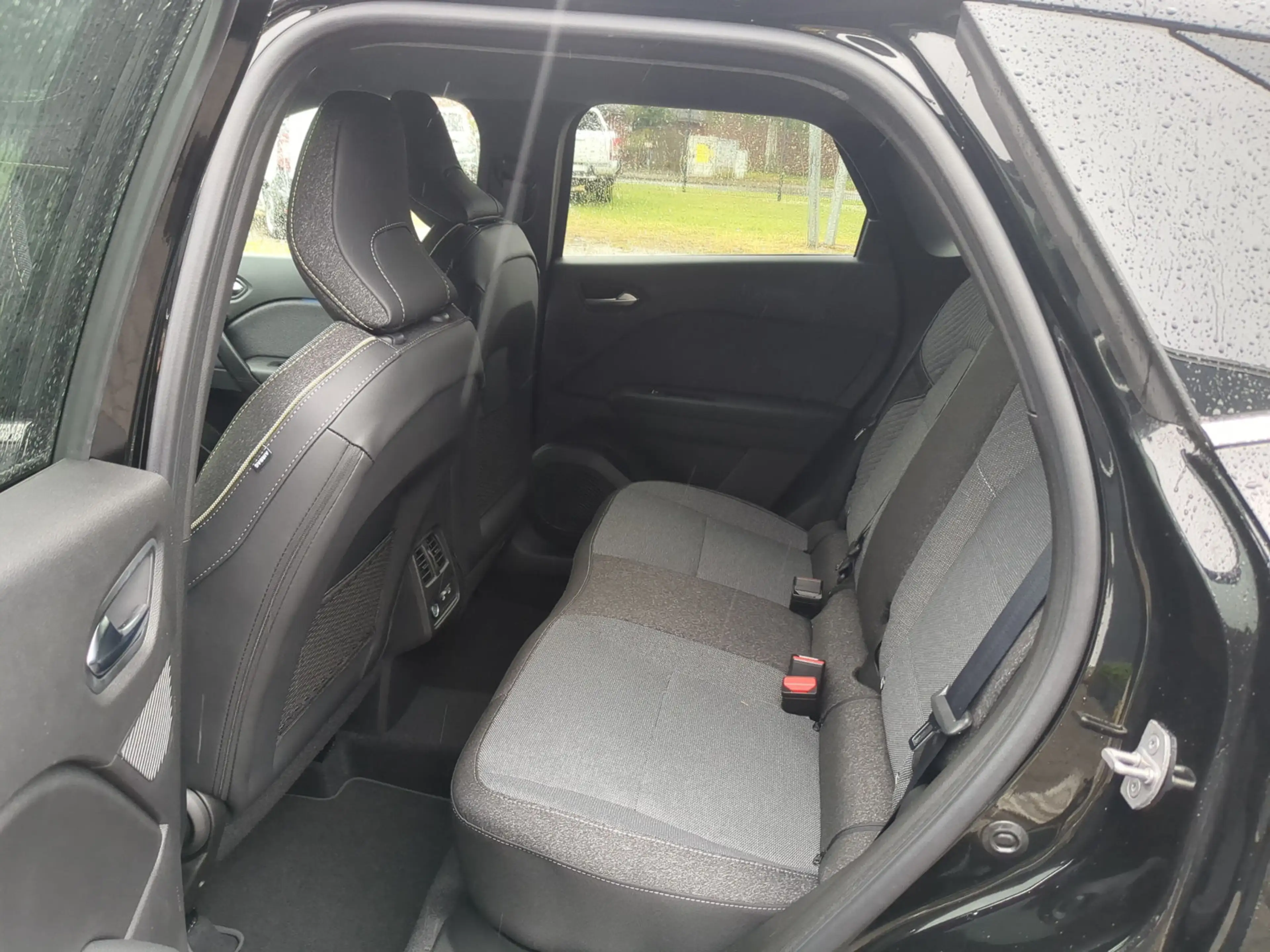 Mitsubishi Grandis 1.3 AT Intro Edition — photo 10