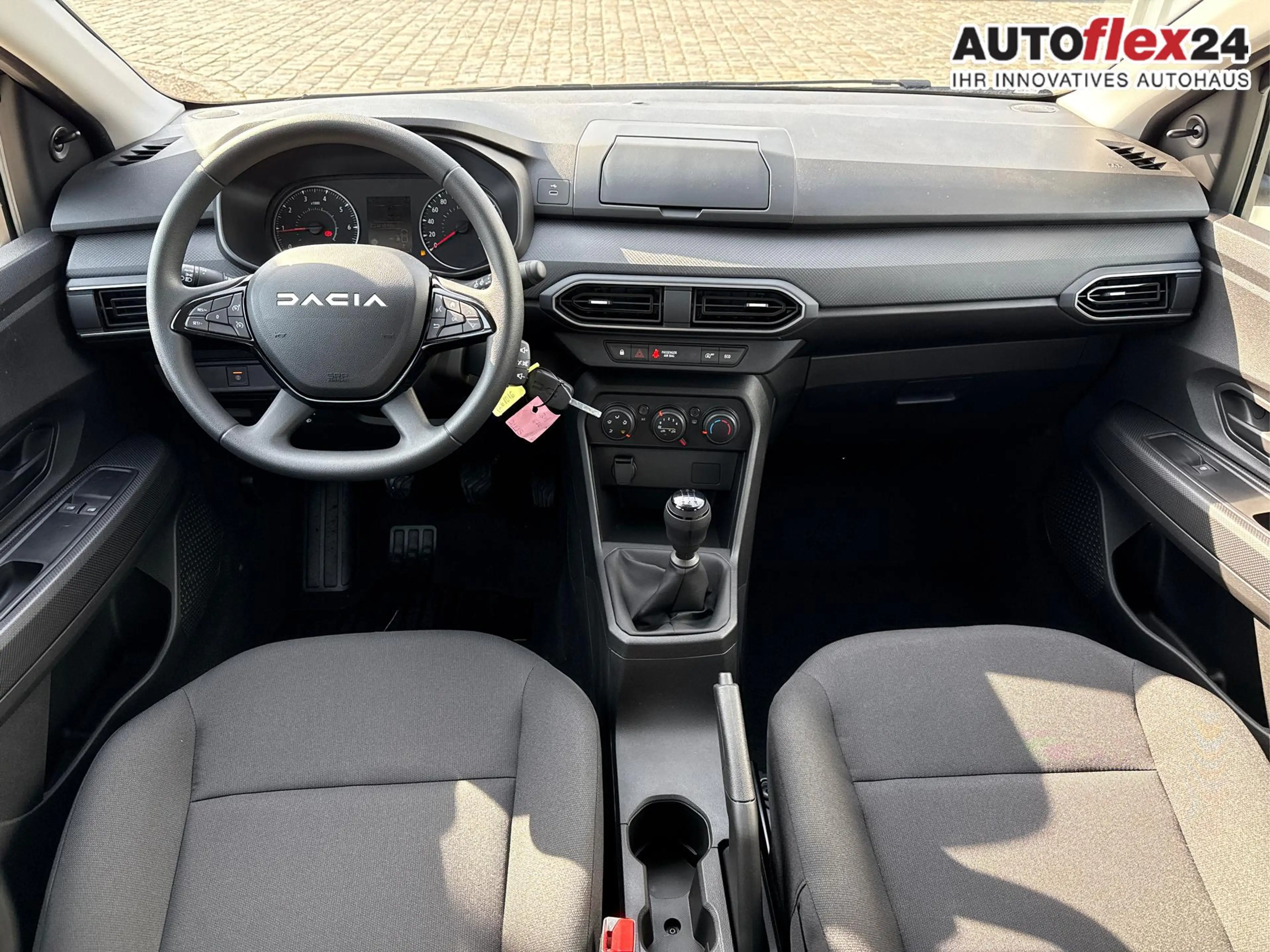 Dacia Sandero Essential TCe 90 PS Klima-DAB-LED-Tempomat-Limi... — photo 6