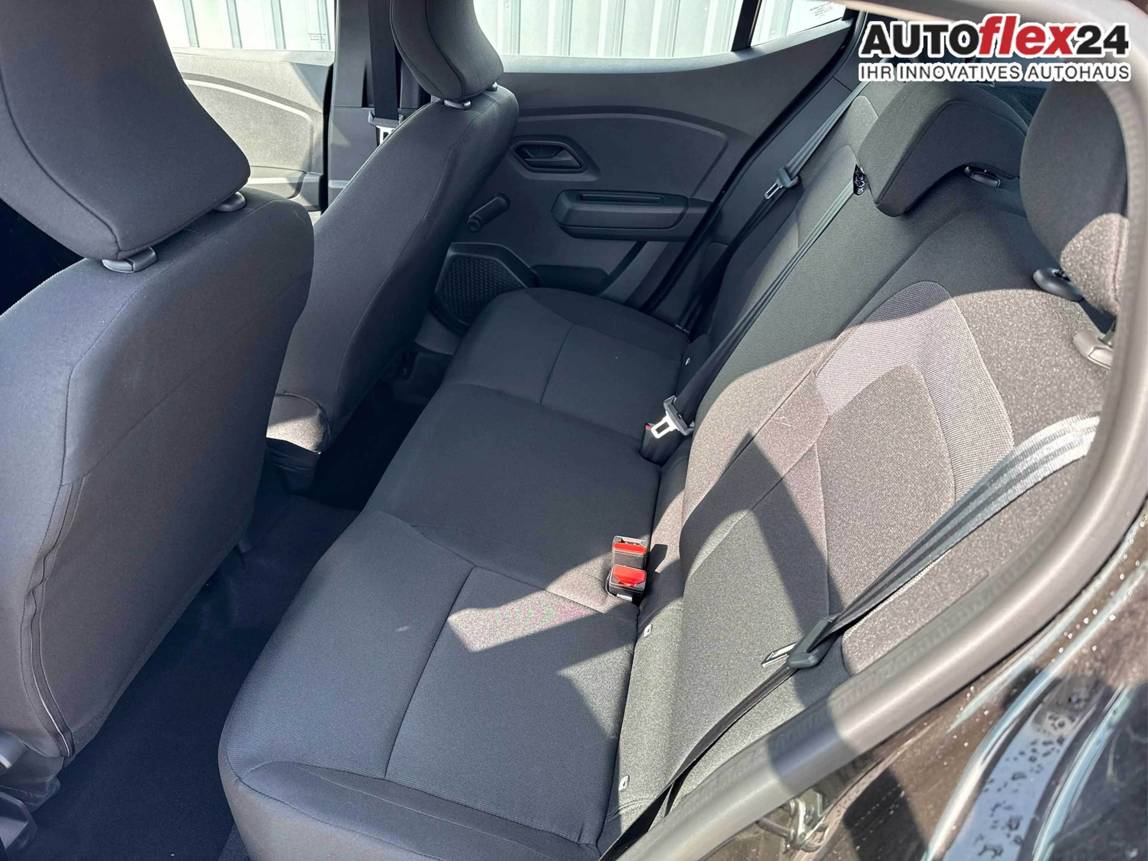 Dacia Sandero Essential TCe 90 PS Klima-DAB-LED-Tempomat-Limi... — photo 8