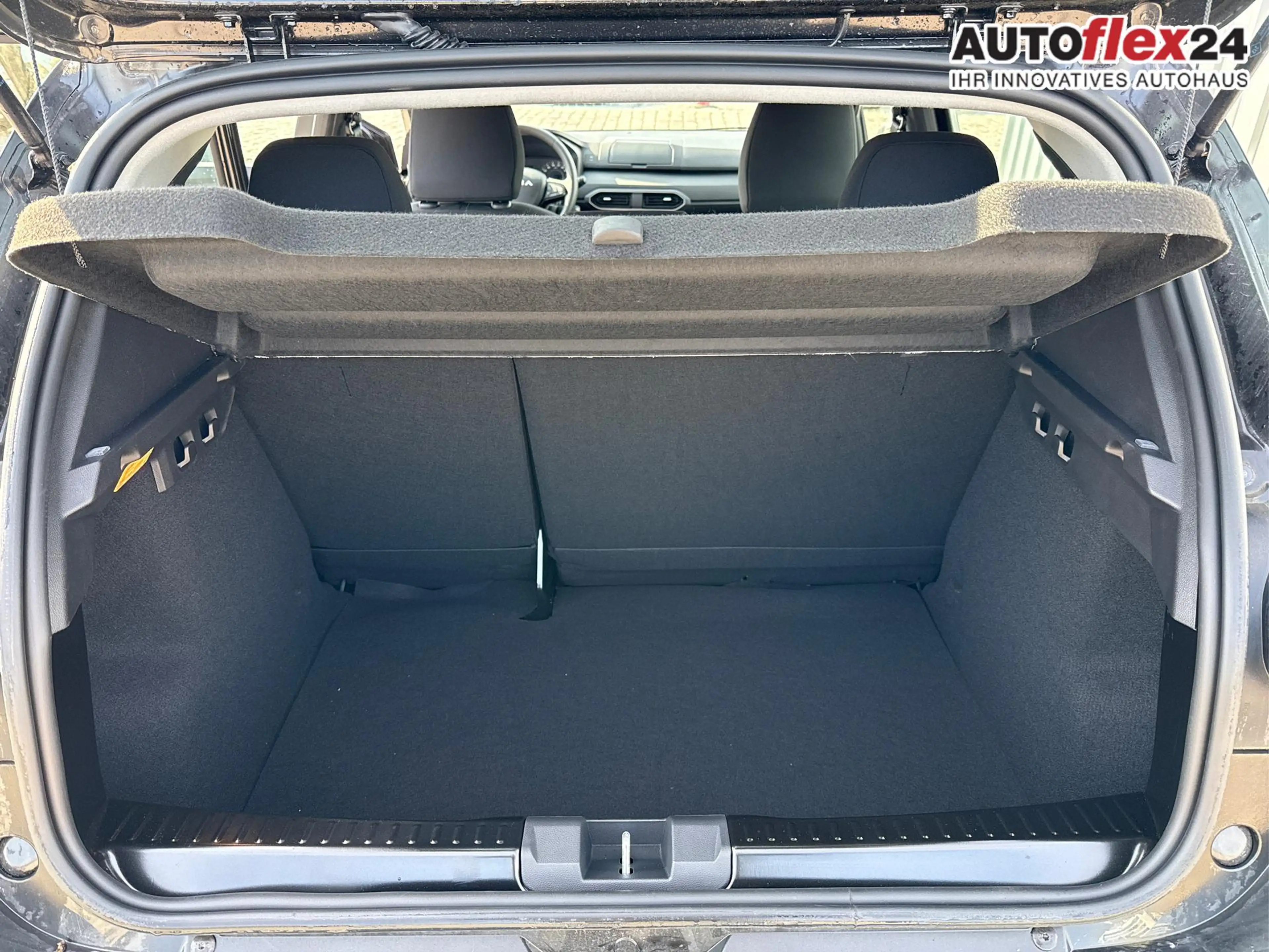 Dacia Sandero Essential TCe 90 PS Klima-DAB-LED-Tempomat-Limi... — photo 9