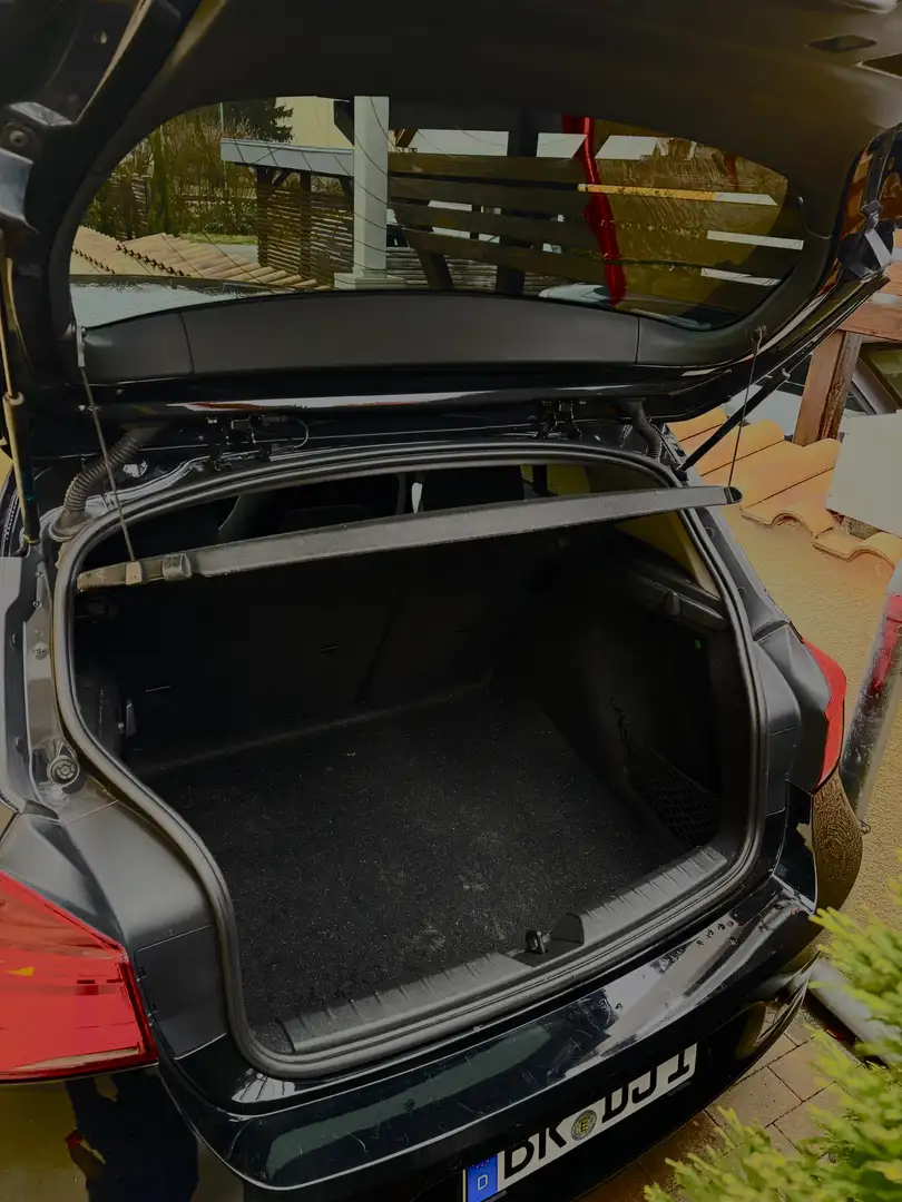 BMW 116 116 i Advantage Schwarz - 2