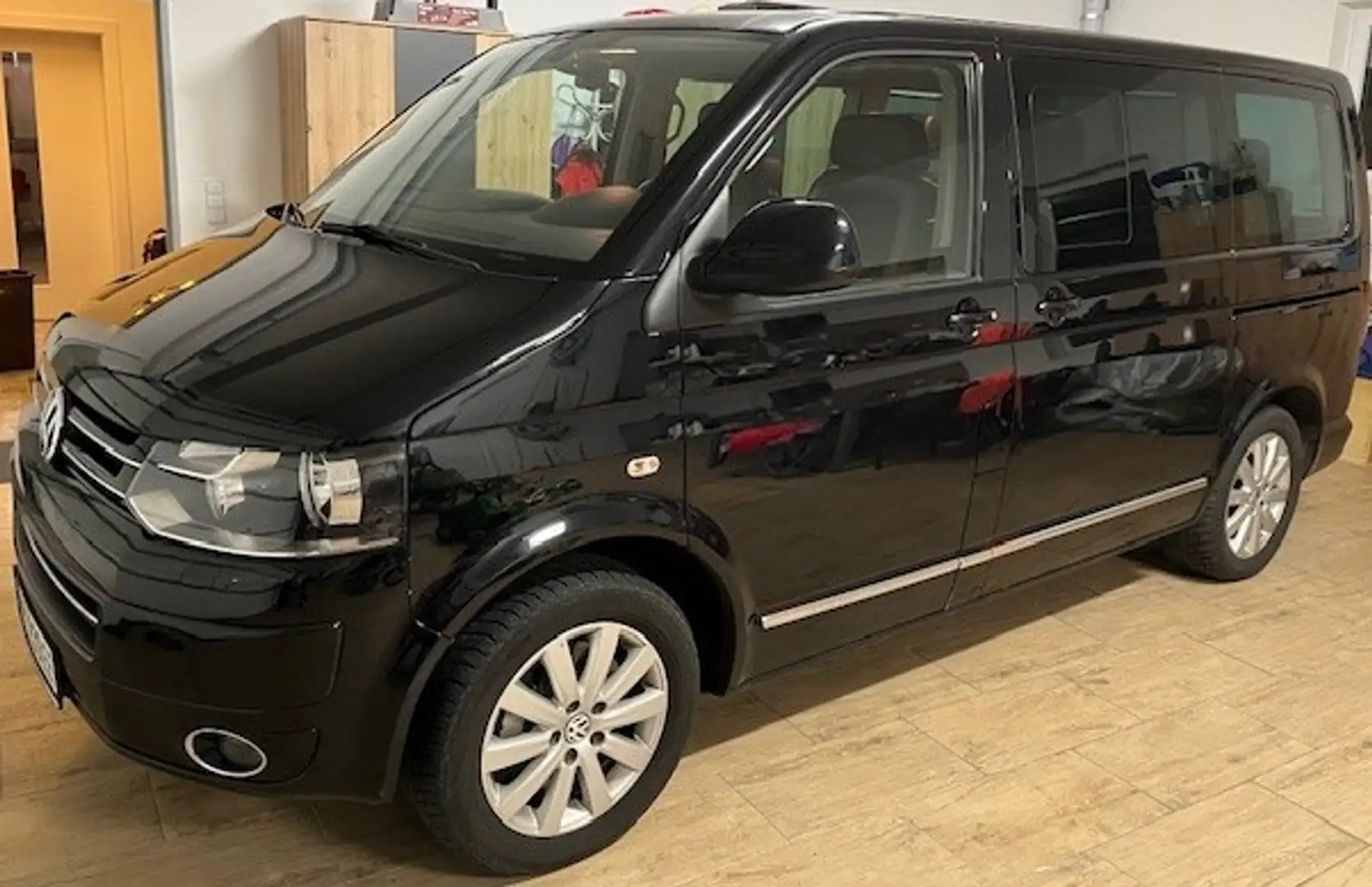 Volkswagen T5 Multivan Multivan Highline 2,0 BiTDI 4motion D-PF DSG Highline, Tauschmotor mit 60.000 km Schwarz - 1