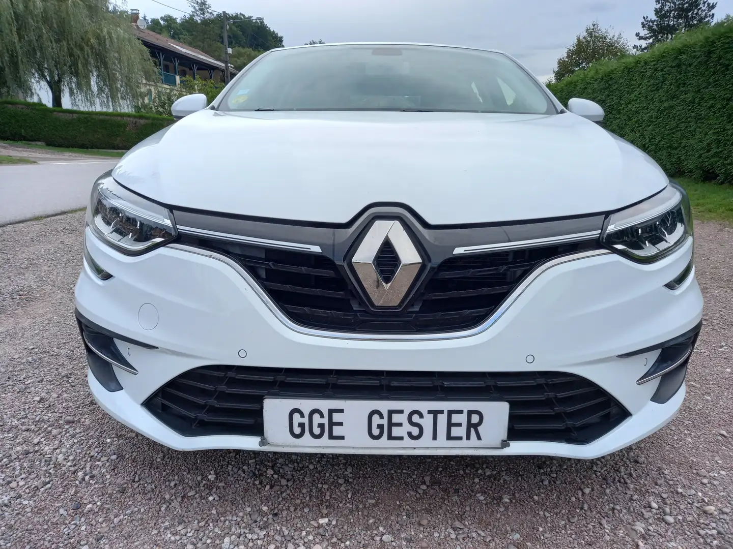 Renault Megane IV STE 1.5 DCI 115 AIR NAV GPS 2 PLACES 48605 KMS Weiß - 2