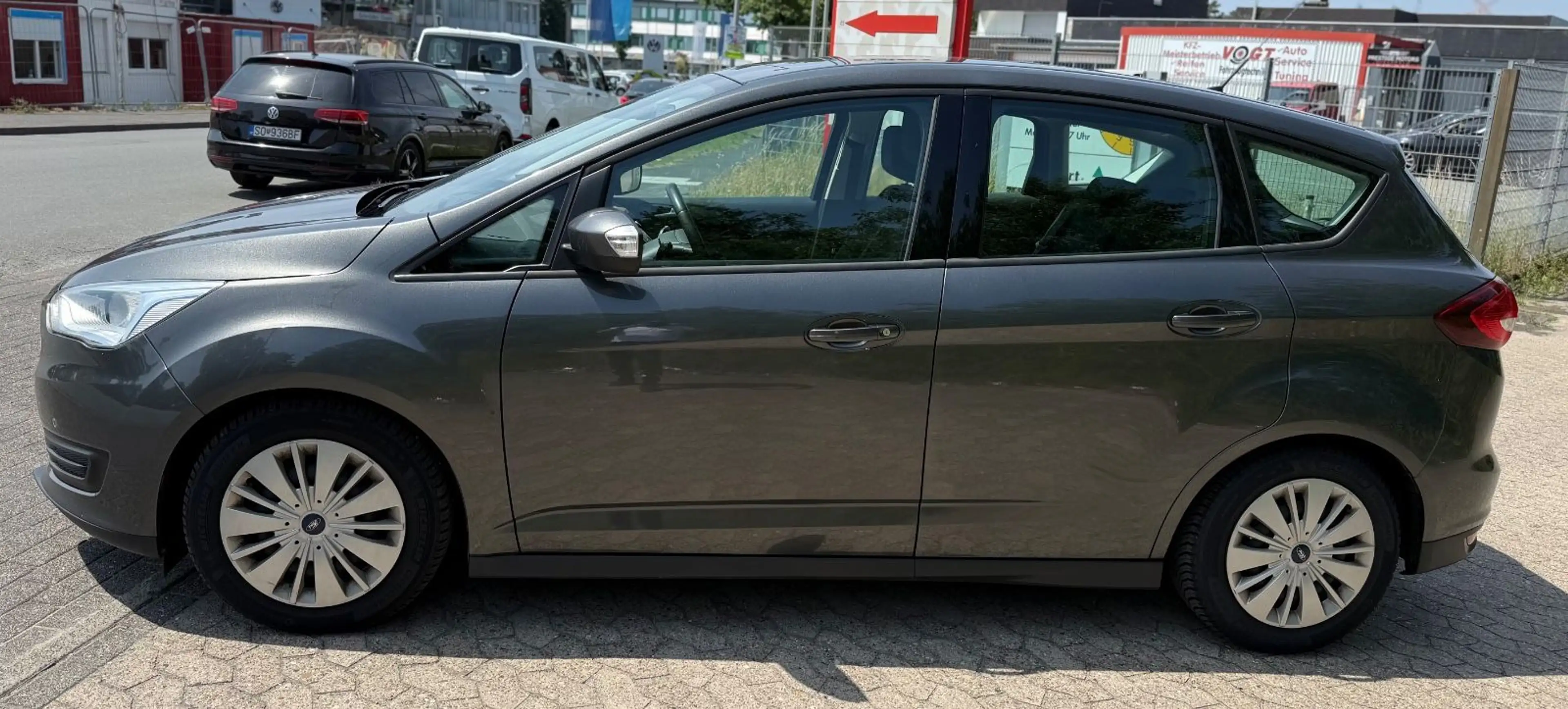 Ford C-Max C-MAX Trend — photo 6