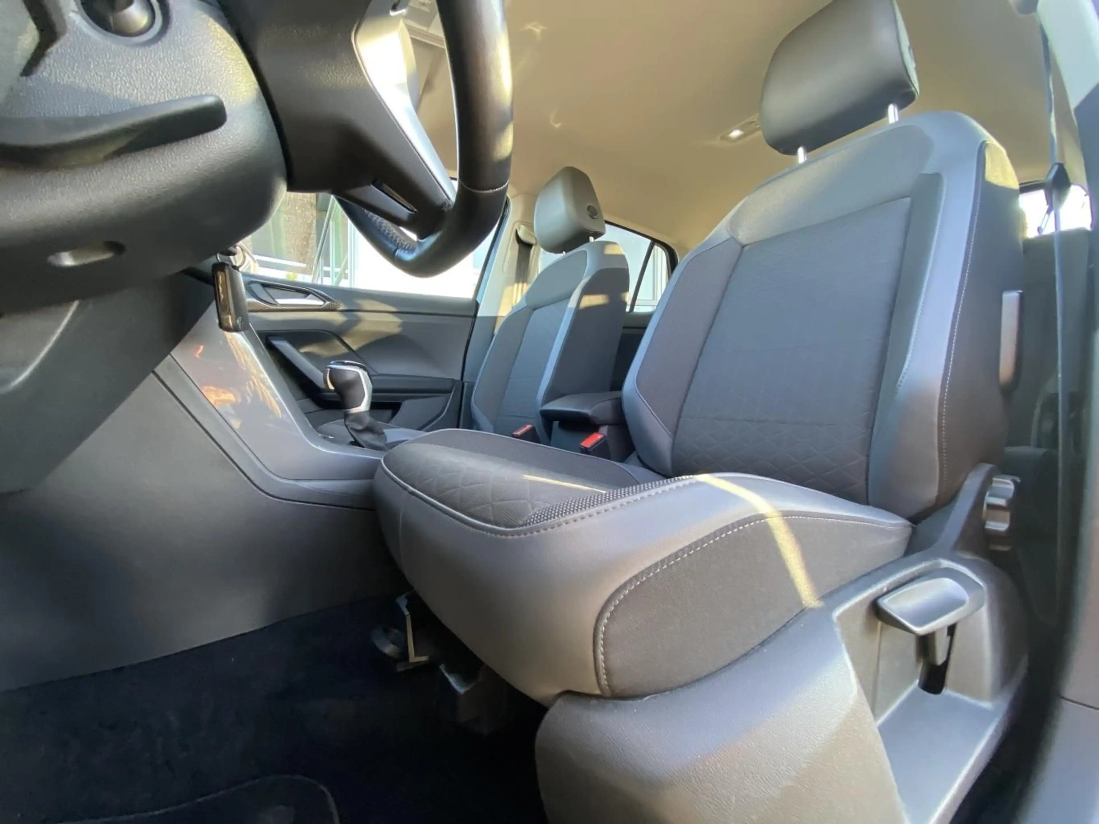 Volkswagen T-Cross 1.5 TSI DSG STYLE 17"+NAVI+LED+AHK+KAMER — photo 9