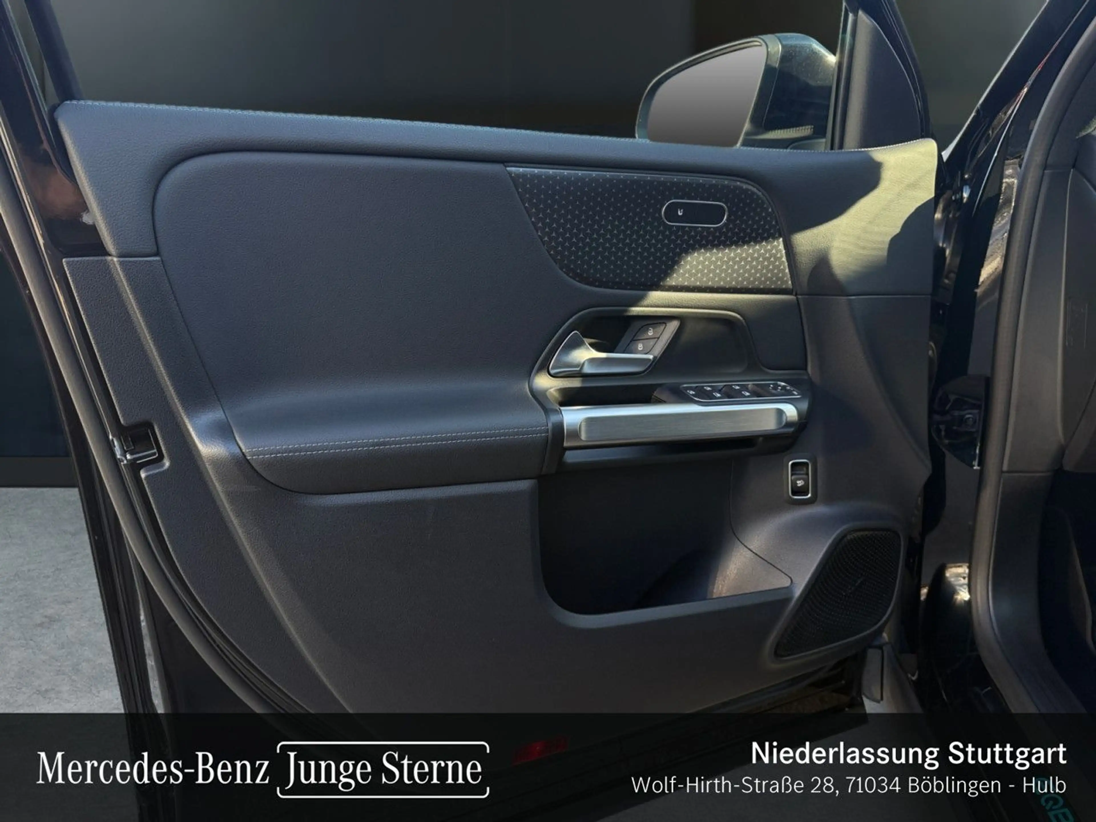 Mercedes-Benz EQB 300 4M PROG+PLUS-PAKET+KAMERA+KEYLESS+SPUR — photo 13