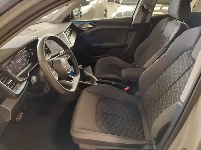 Audi A1 view 11