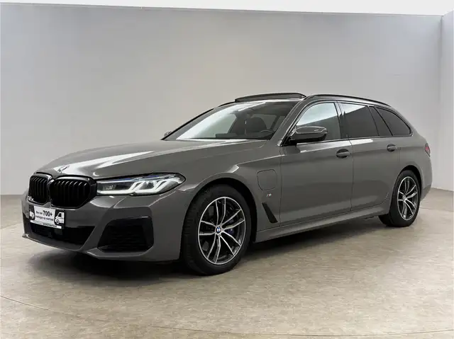 BMW 5 Series view 7