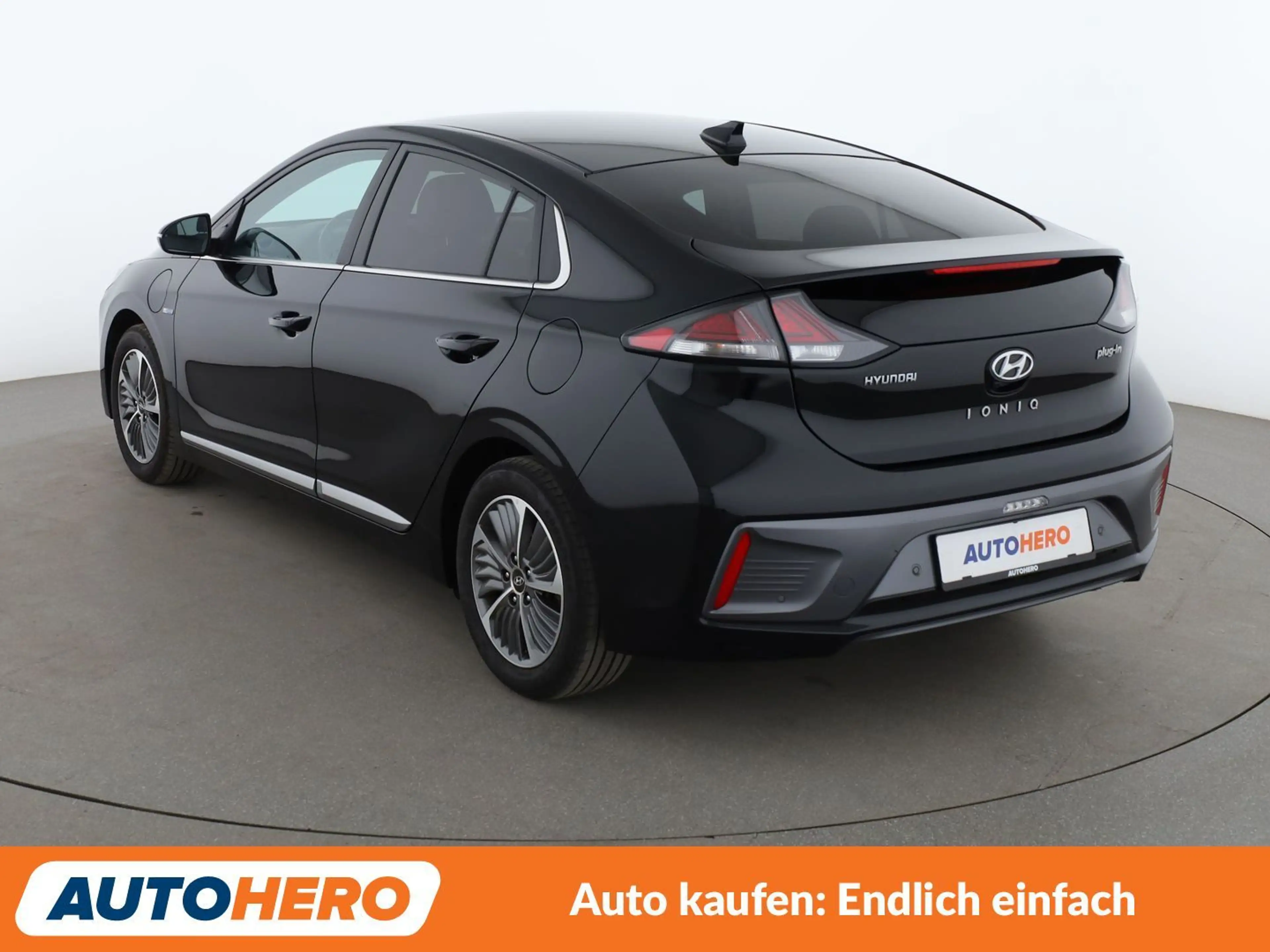 Hyundai IONIQ 1.6 Hybrid Premium Aut.*NAVI*BI-XENON*ACC*CAM*PDC* — photo 4