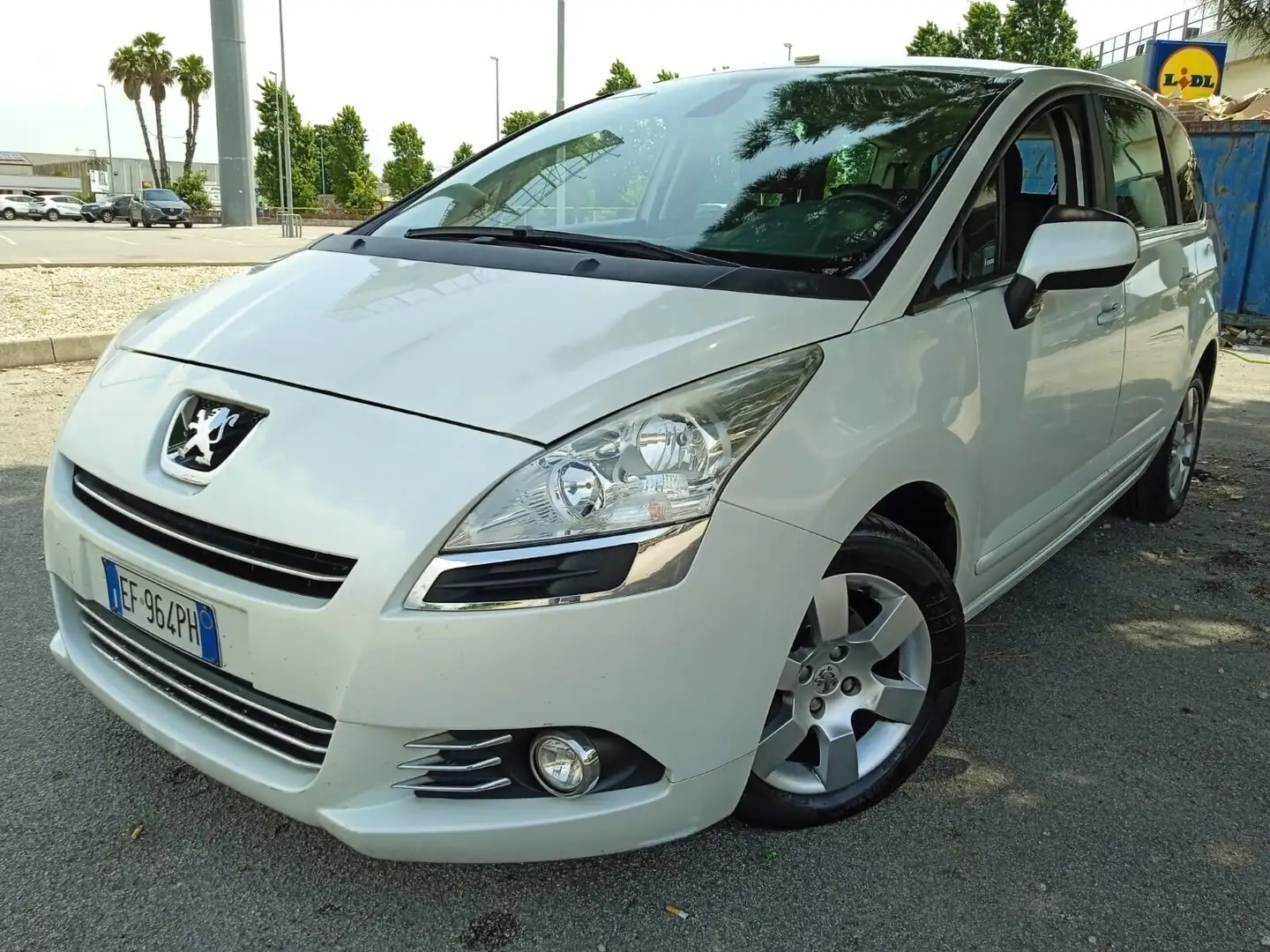 Peugeot 5008 1.6 HDi 112CV cambio robotizzato Tecno Weiß - 2
