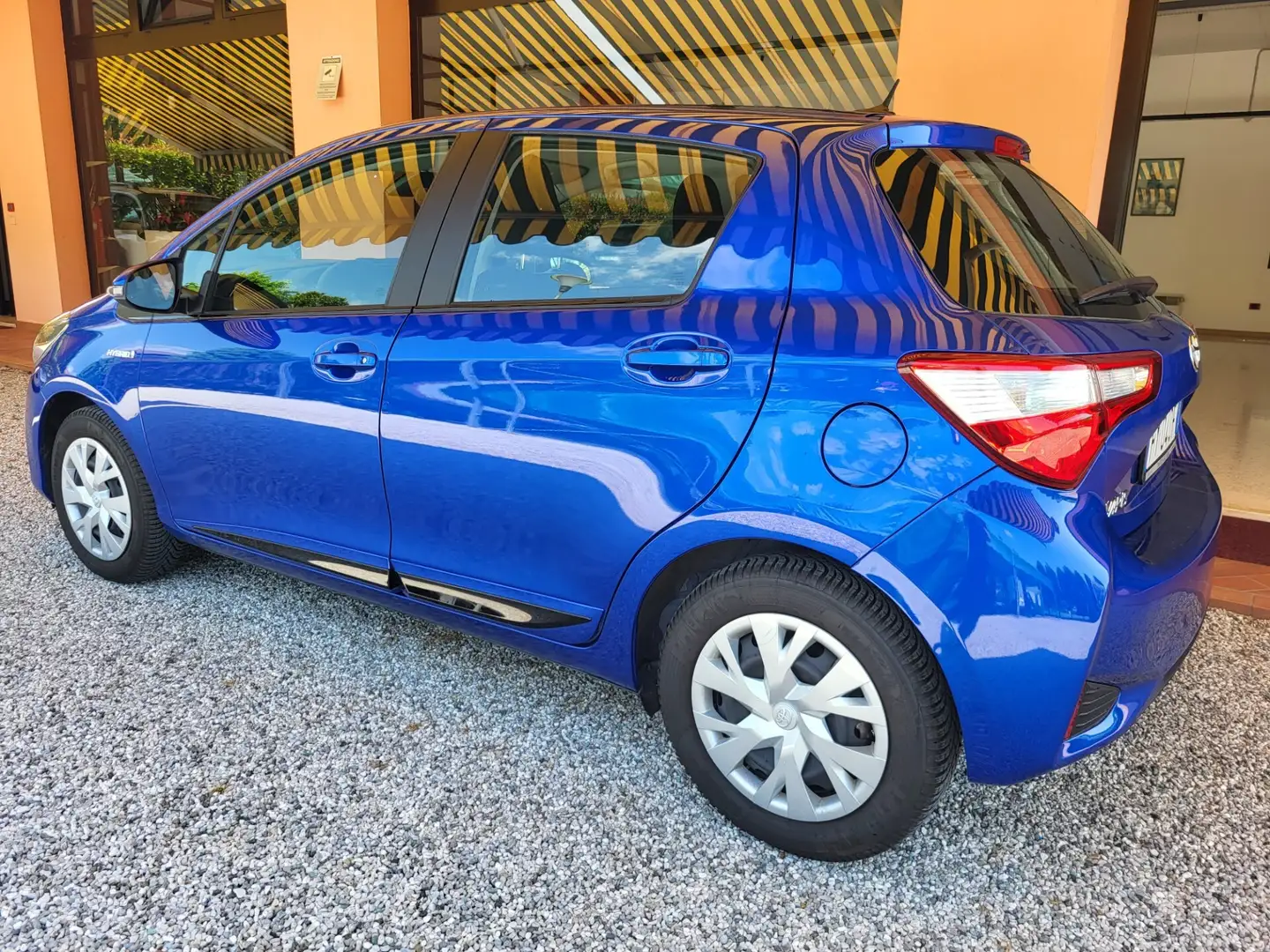 Toyota Yaris 1.5 hybrid full optional Blu/Azzurro - 2