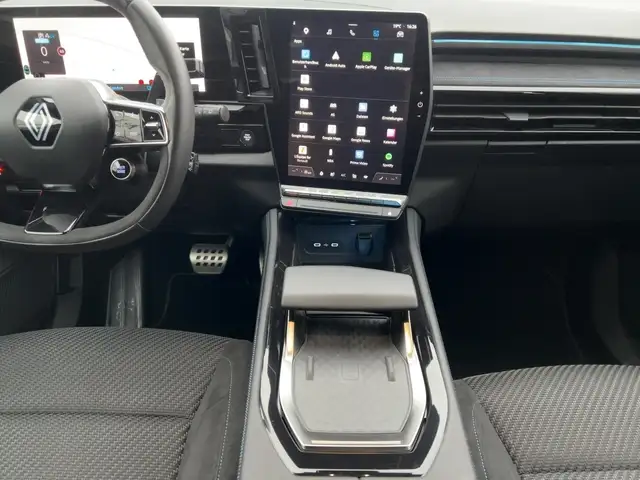 Renault Austral view 12