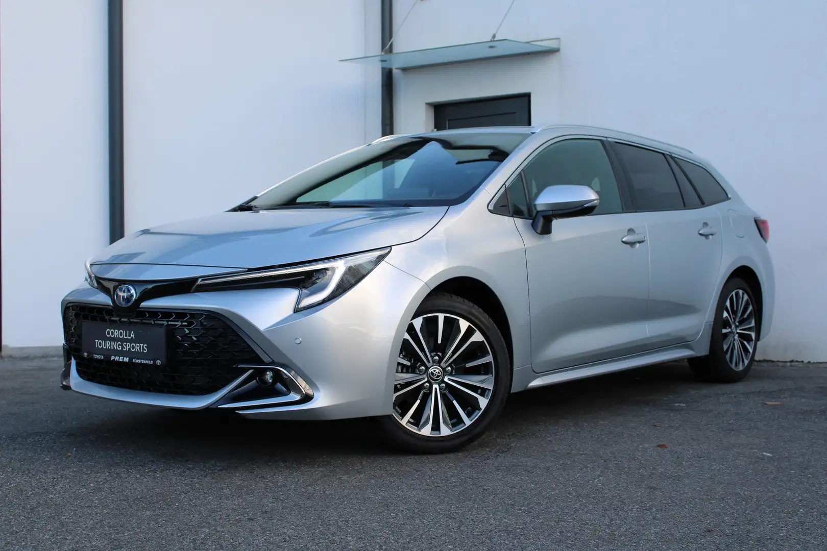 Toyota Corolla TS 1.8 Hybrid Active Drive mit Safety Paket! Silber - 2