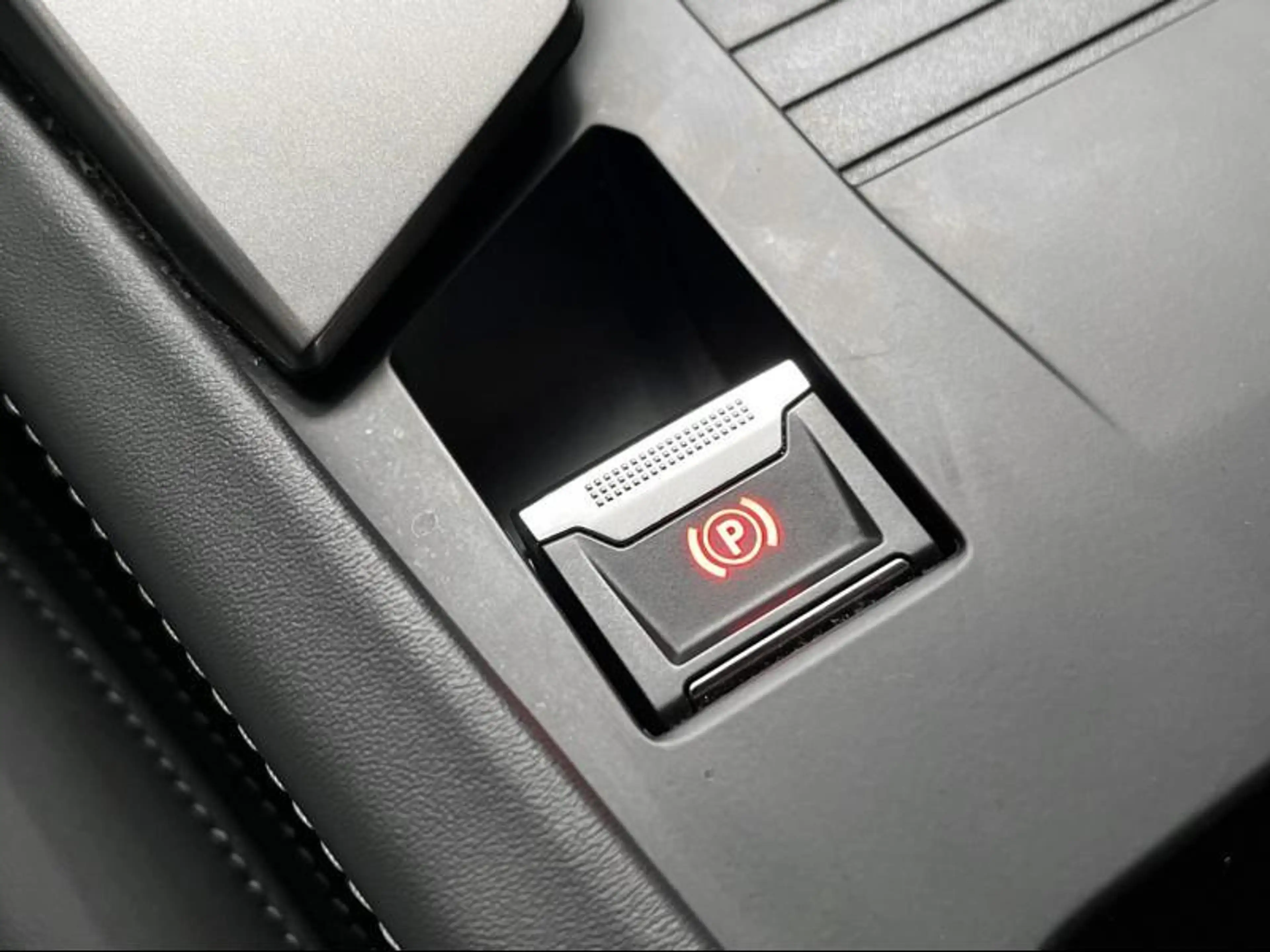 Peugeot 308 GT — photo 15