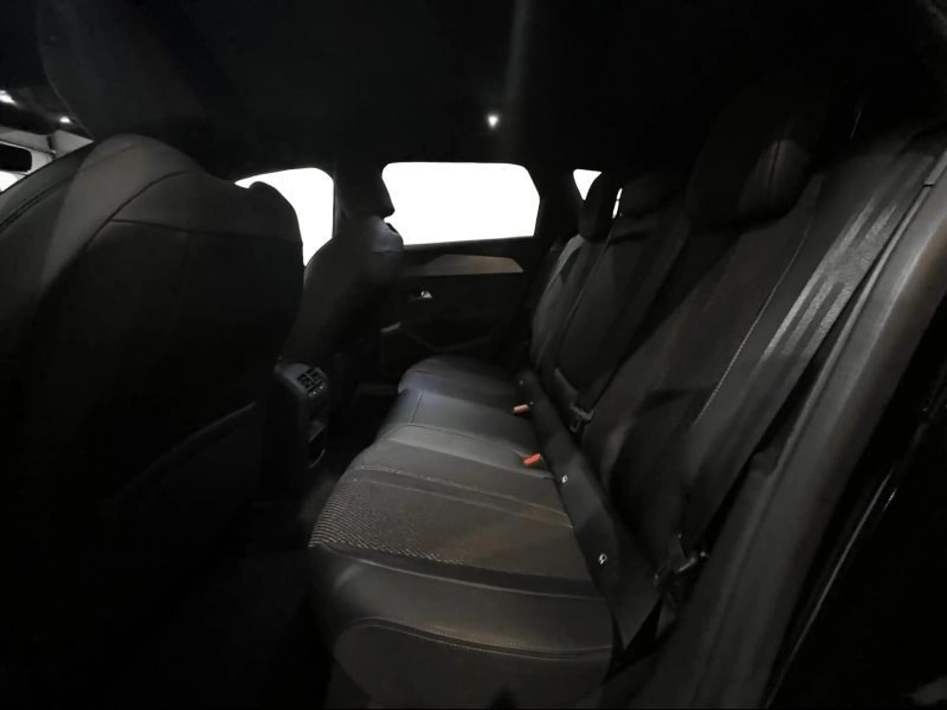 Peugeot 308 GT — photo 11