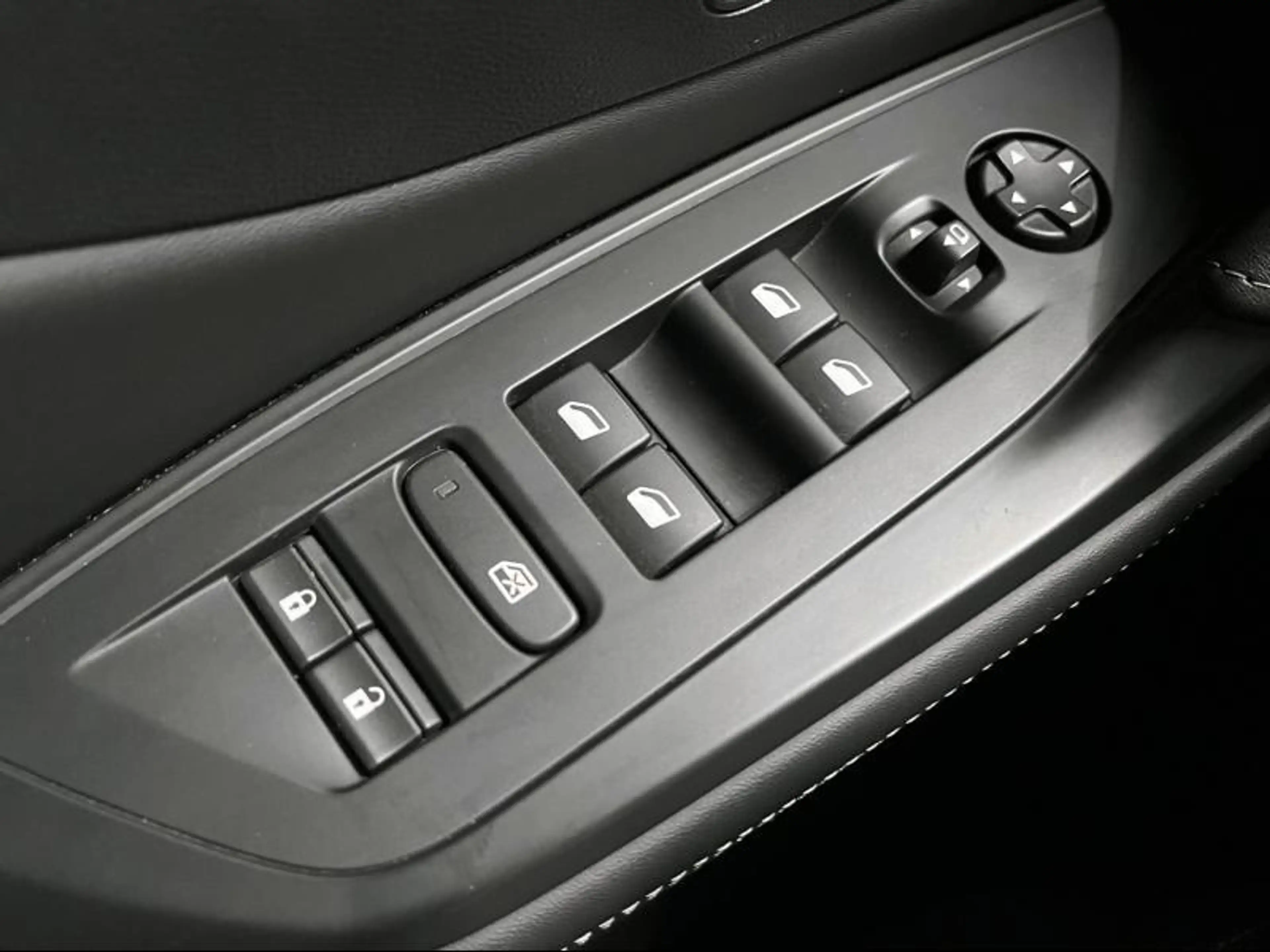 Peugeot 308 GT — photo 25