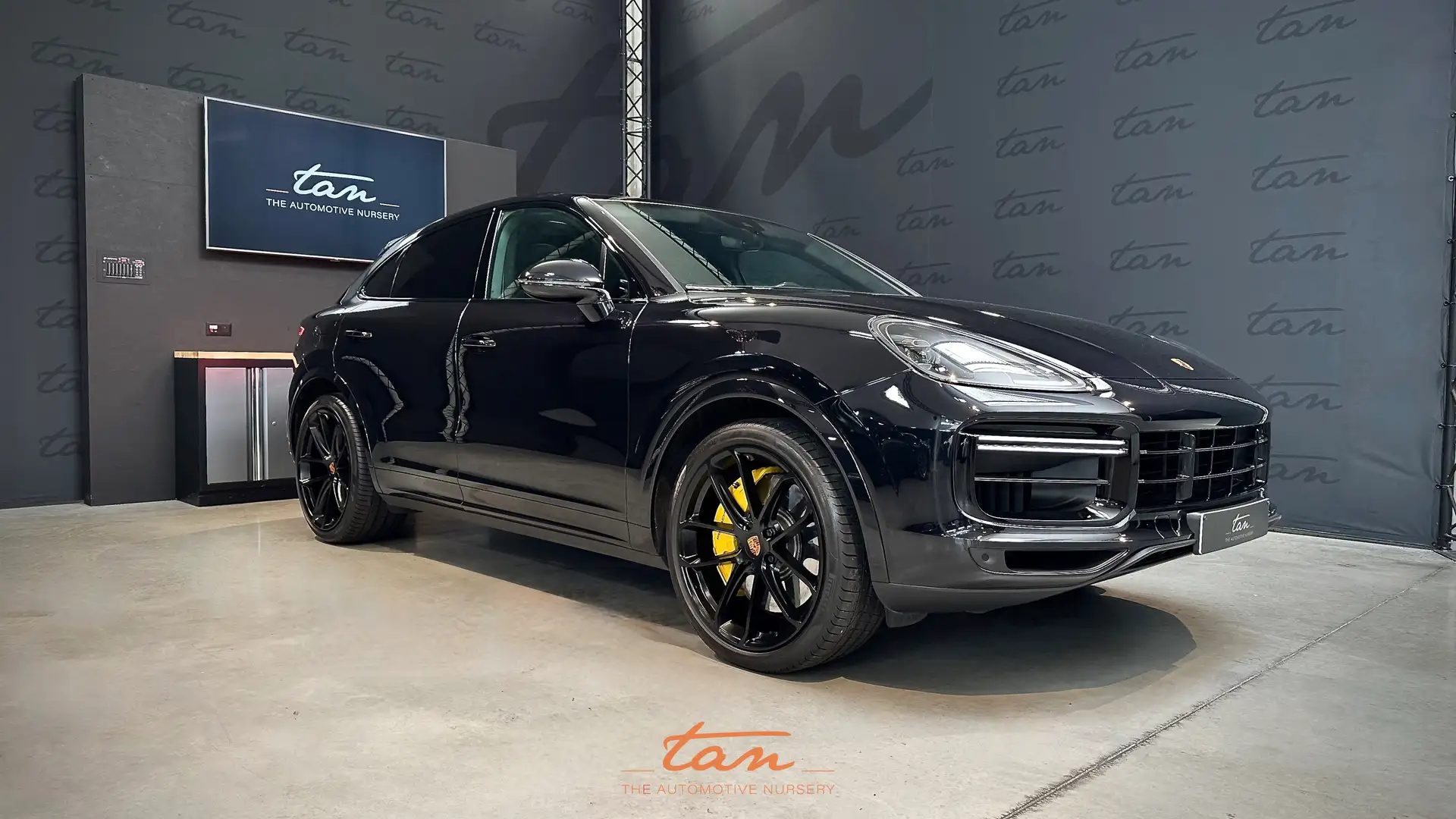 Porsche Cayenne Coupé 4.0 Turbo V8 Tiptronic S N.P. 175.783€ Schwarz - 1