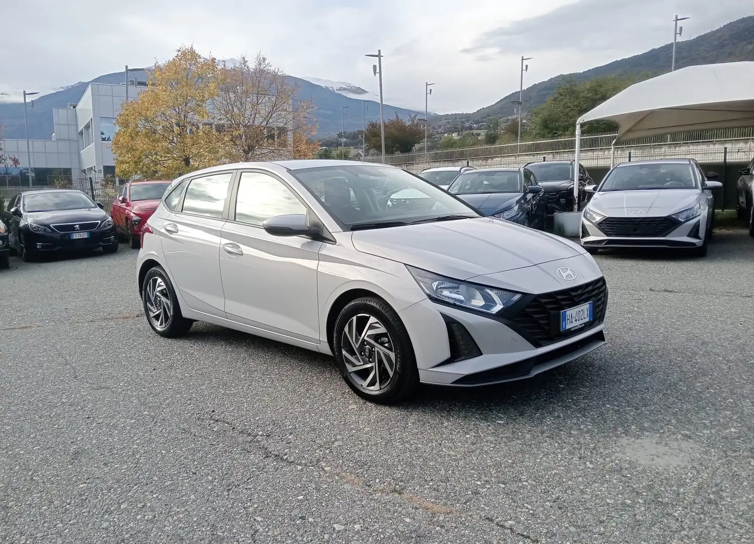 Hyundai i20 MY25 1.2 79CV MT TECHLINE Grau - 1