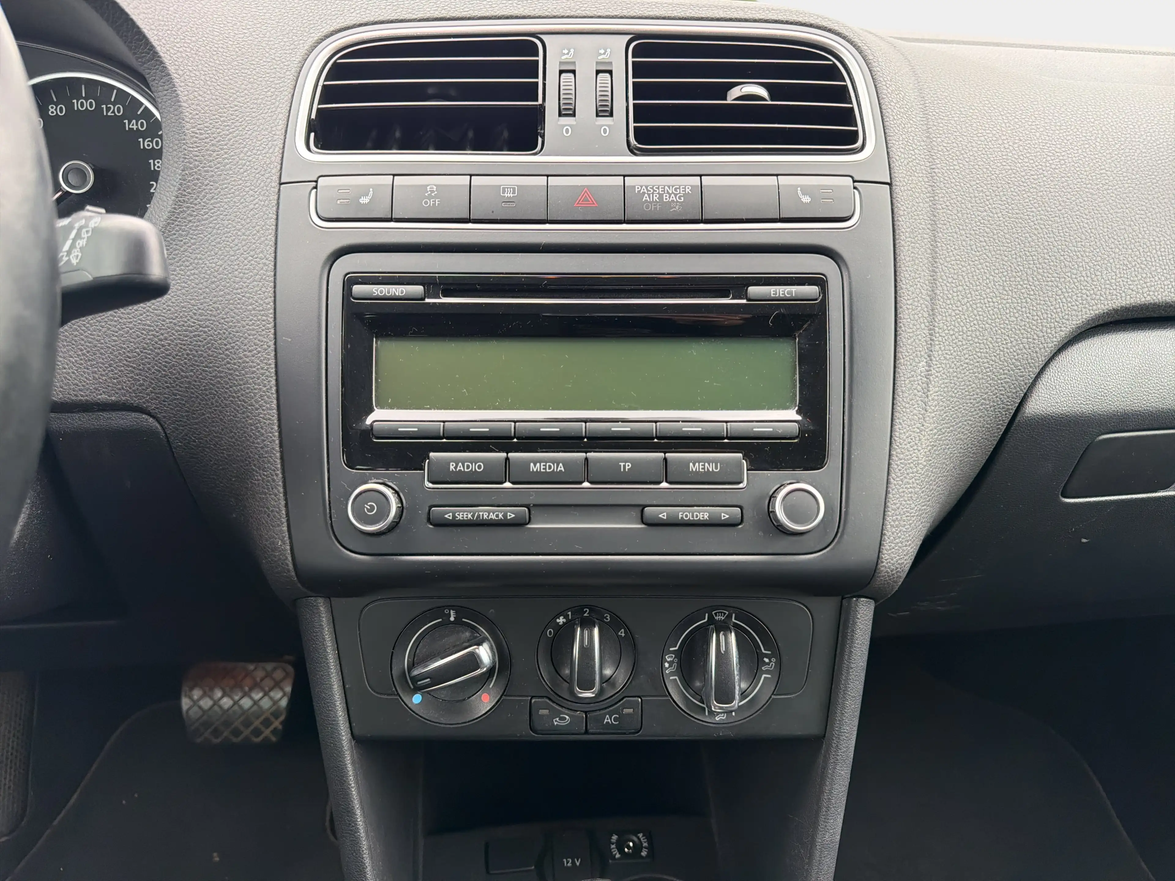 Volkswagen Polo Team — photo 14