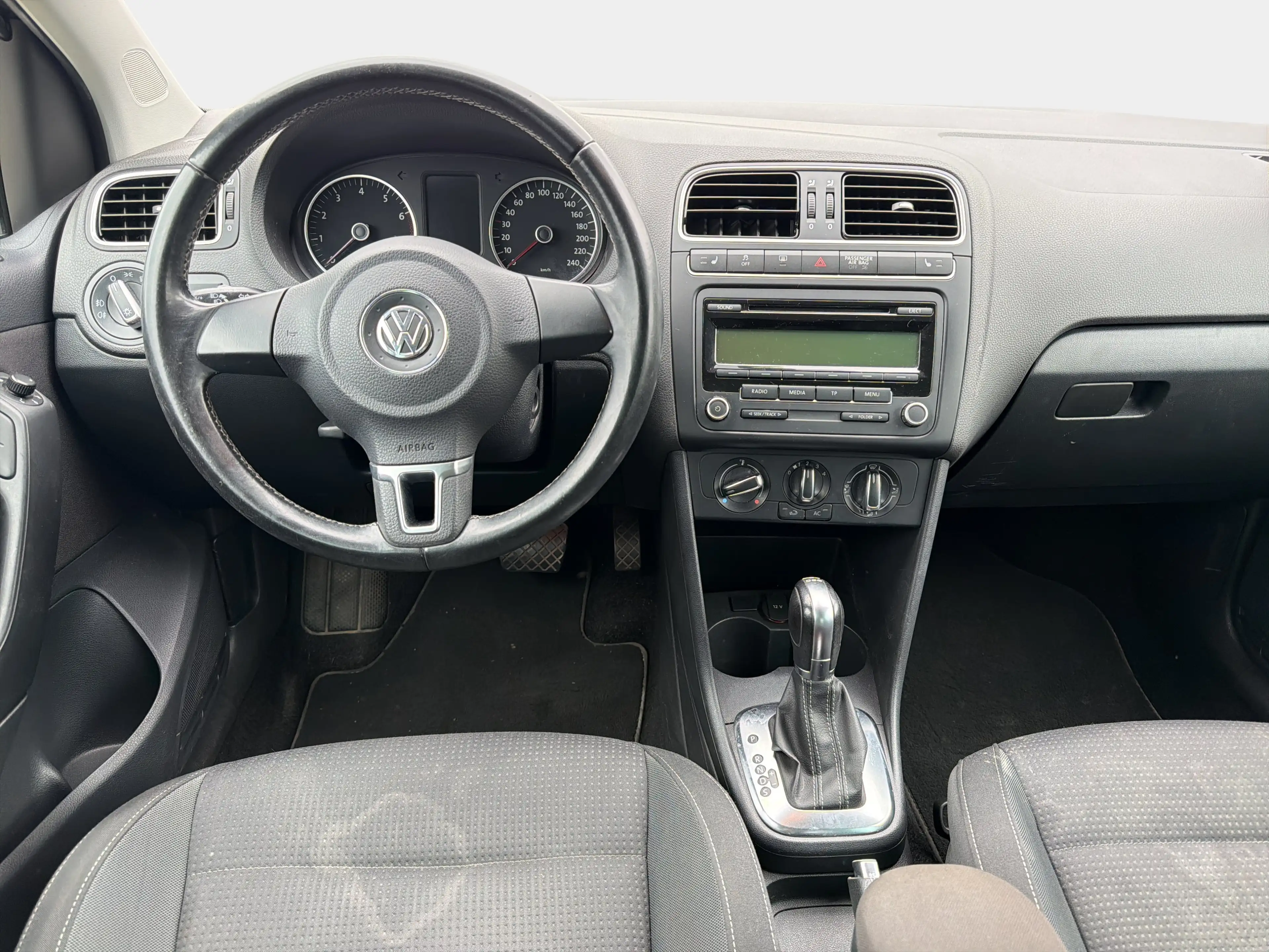 Volkswagen Polo Team — photo 13
