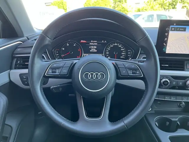 Audi A4 view 24
