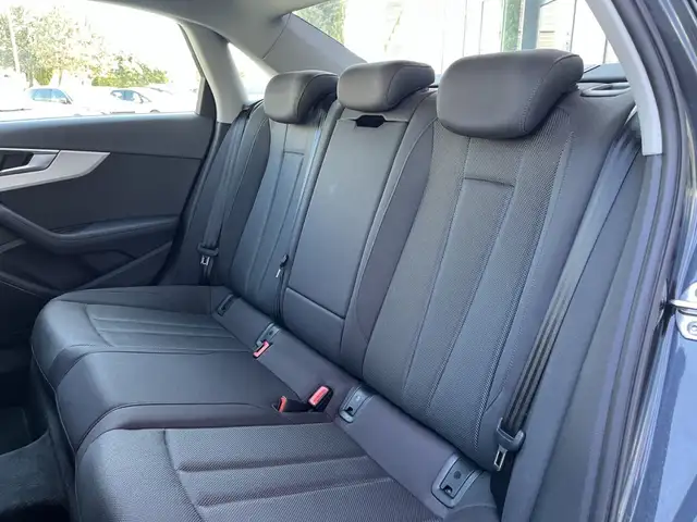 Audi A4 view 17