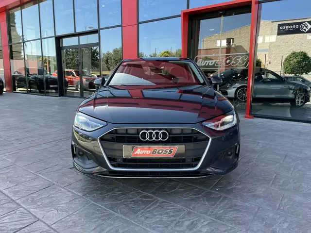 Audi A4 view 3