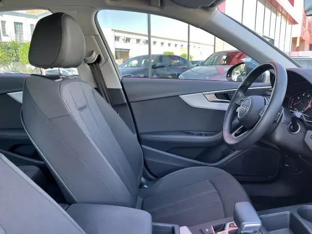 Audi A4 view 20