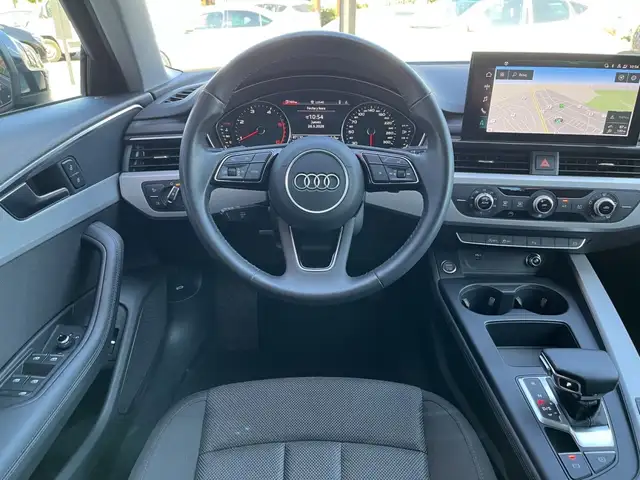 Audi A4 view 23