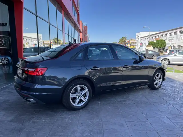 Audi A4 view 6