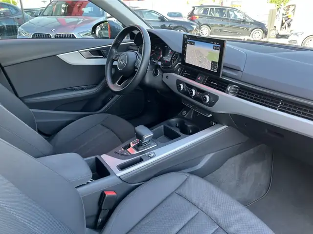Audi A4 view 21