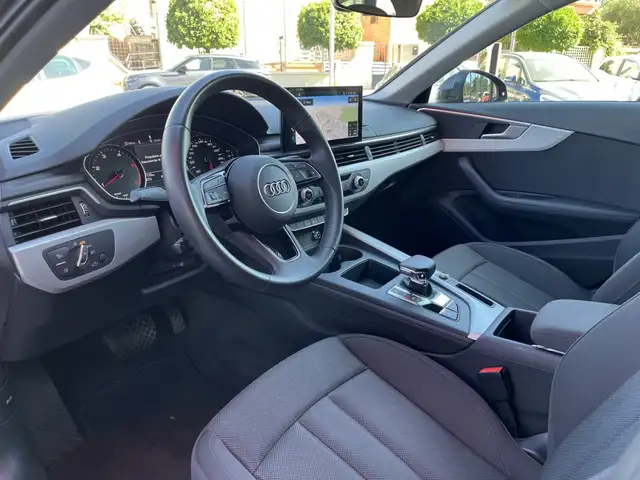Audi A4 view 15