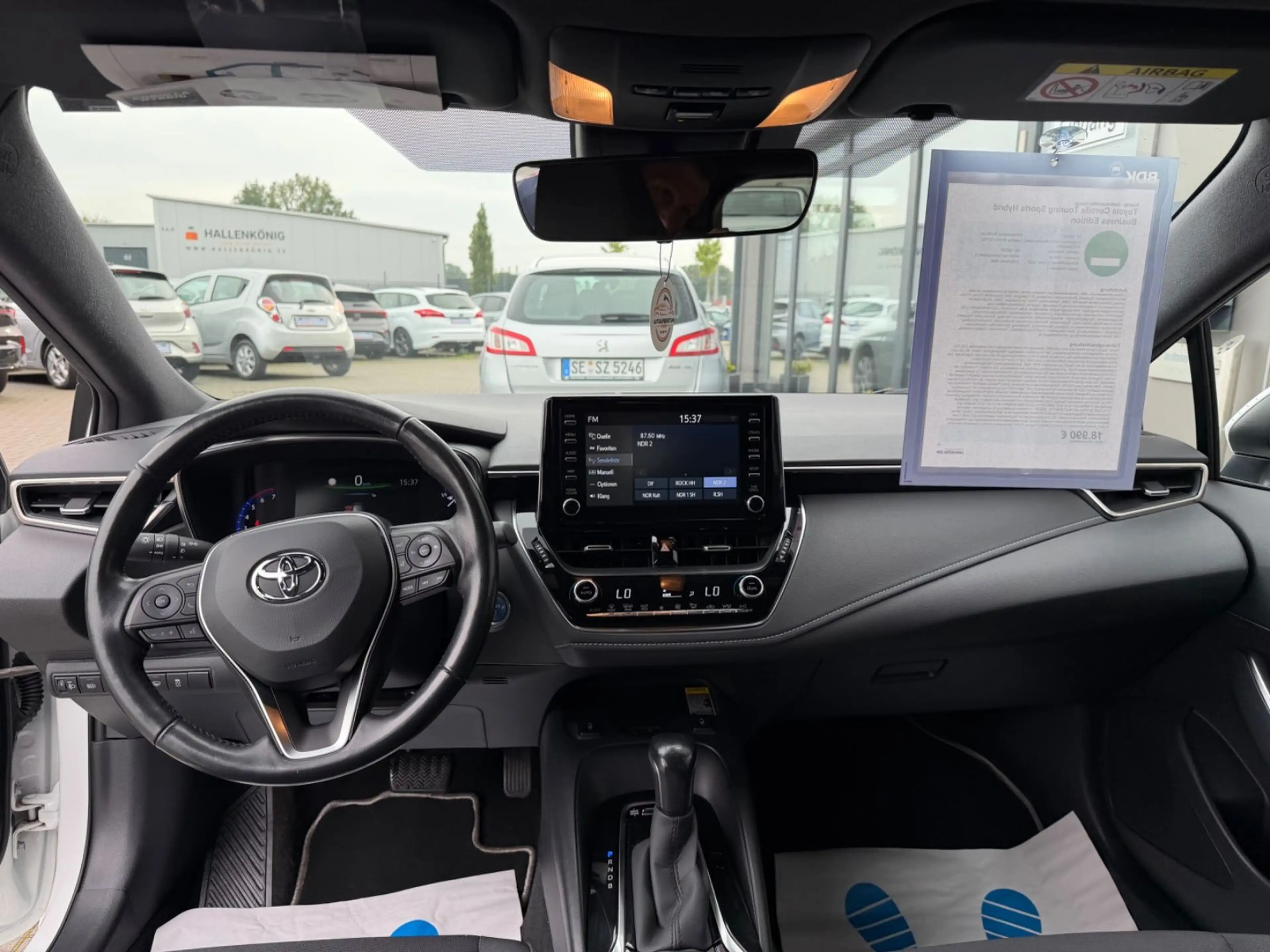 Toyota Corolla Touring Sports Hybrid Business Edition — photo 11