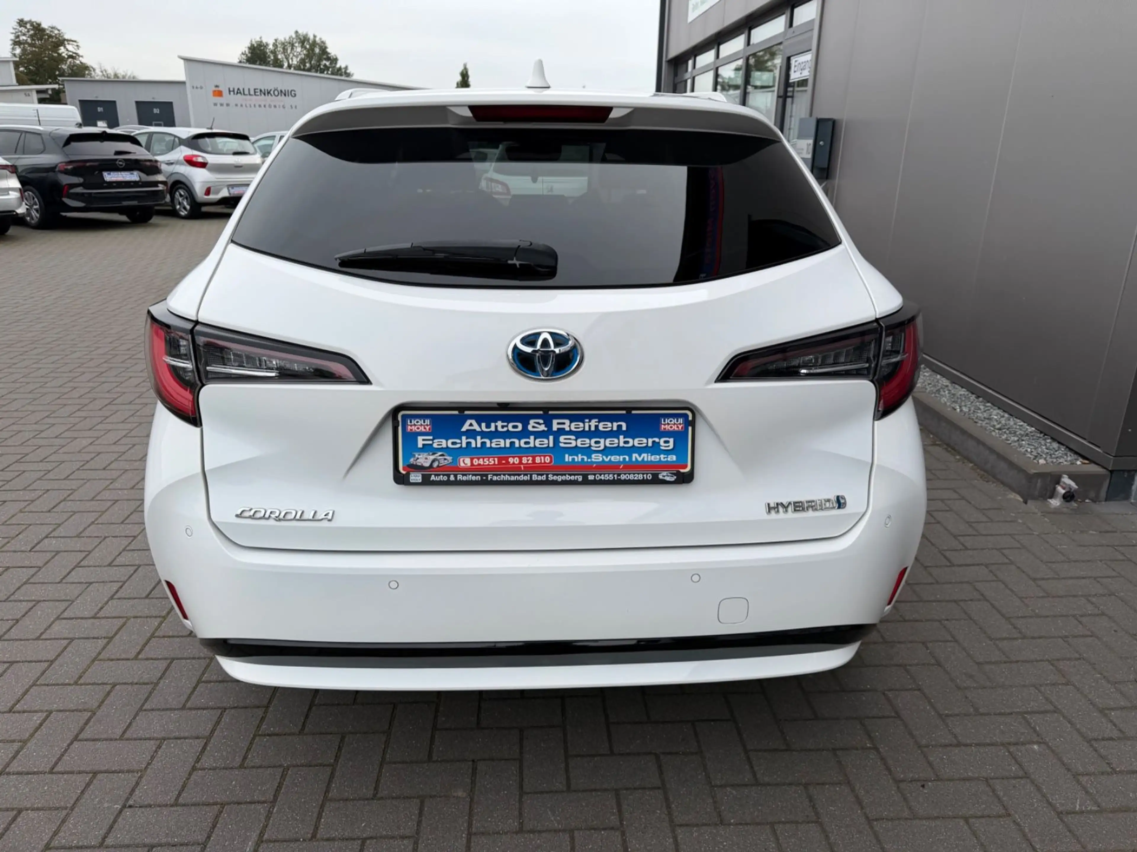 Toyota Corolla Touring Sports Hybrid Business Edition — photo 6