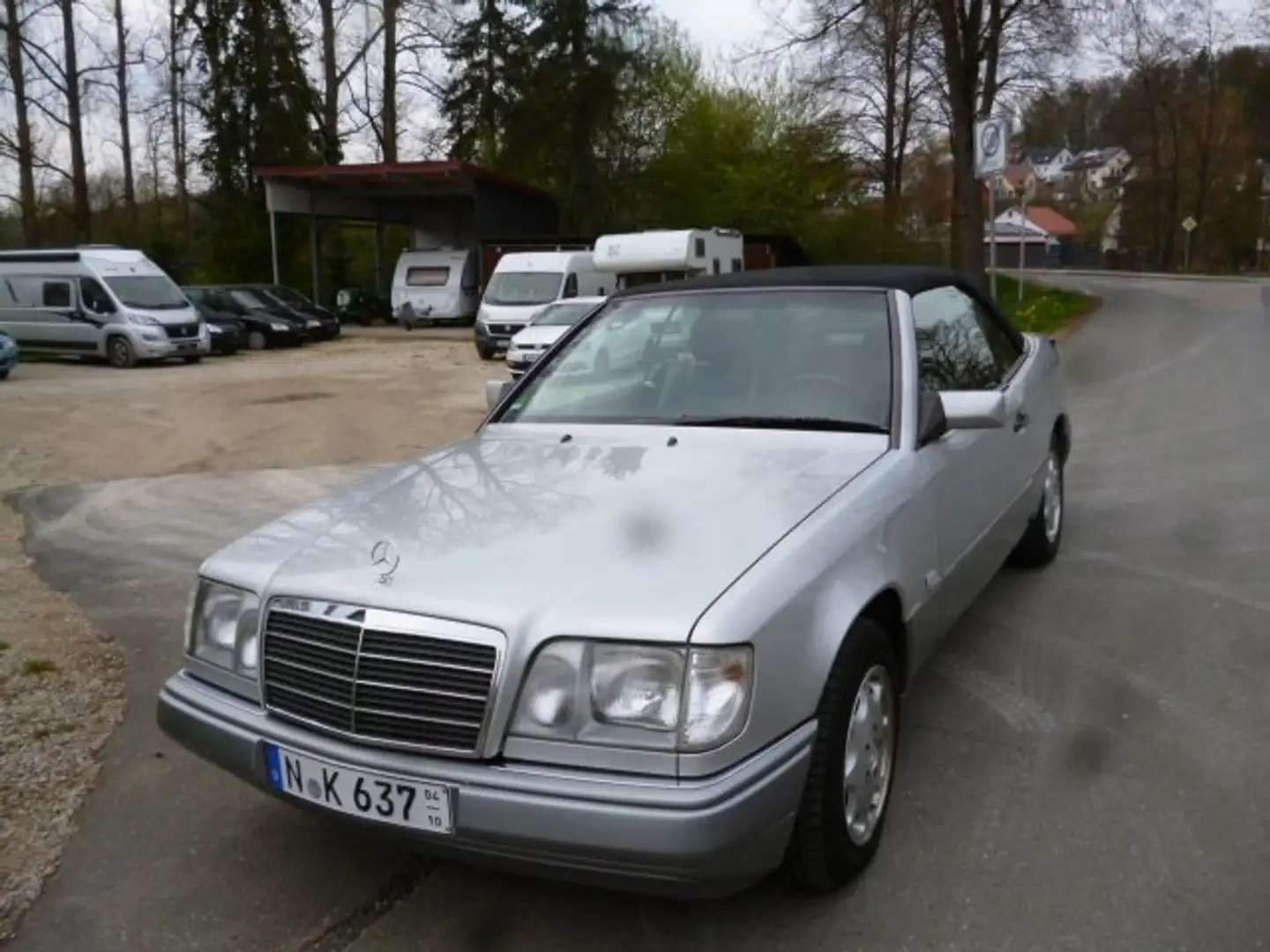 Mercedes-Benz Baureihe 124 300 CE-24 Silber - 1