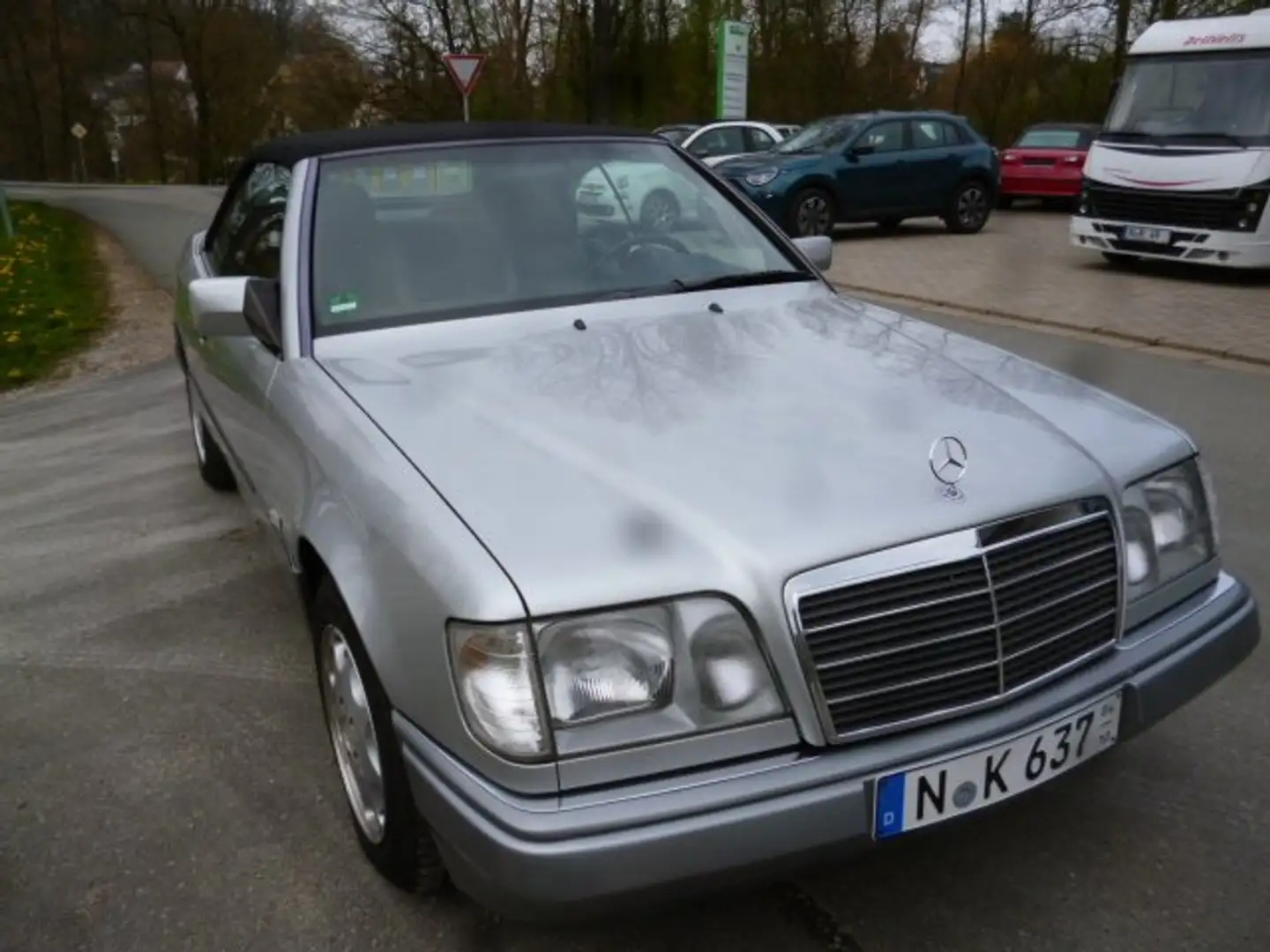 Mercedes-Benz Baureihe 124 300 CE-24 Silber - 2
