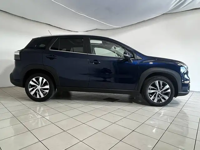 Suzuki S-Cross view 4