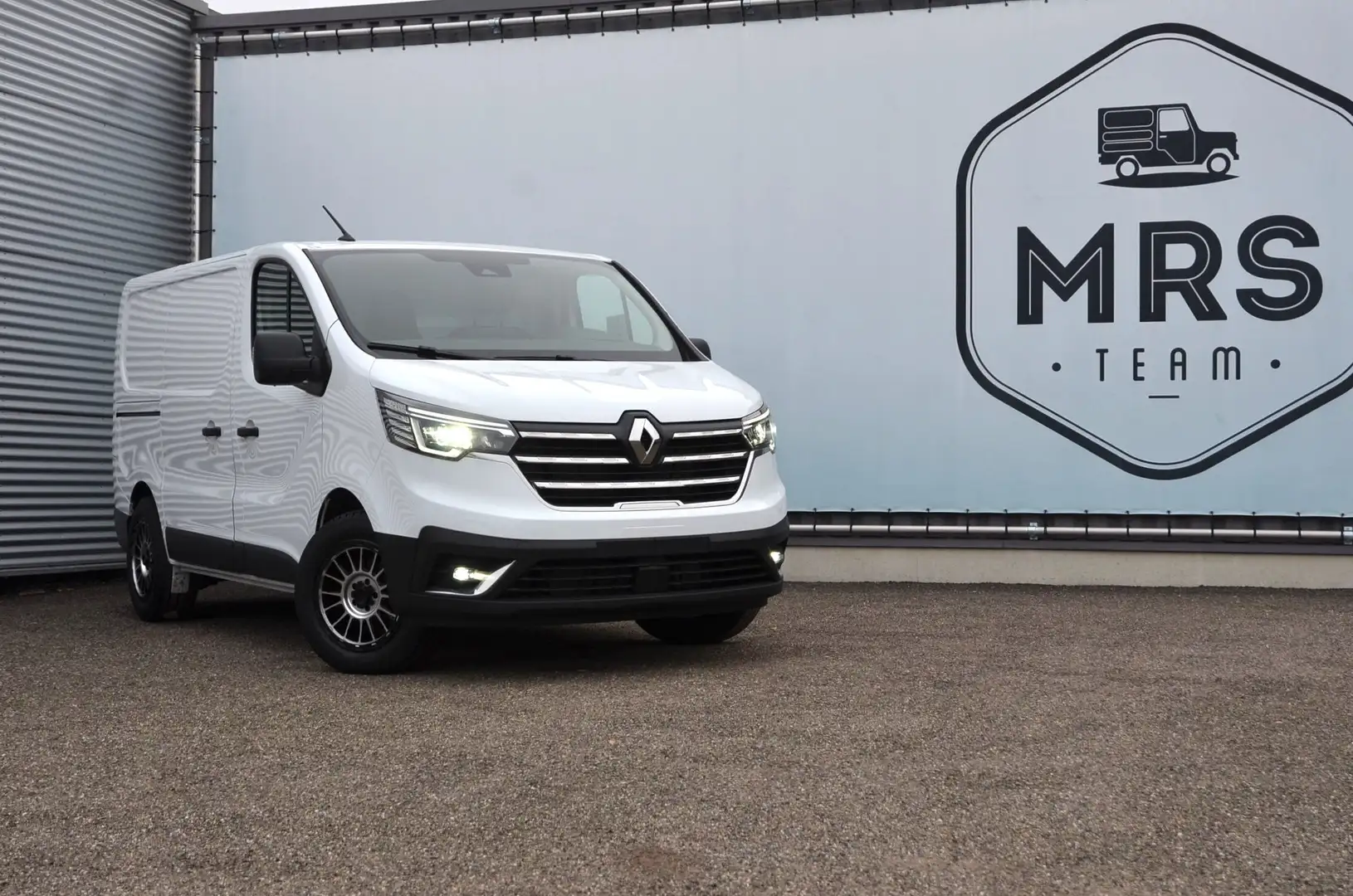 Renault Trafic 2.0DCI- L1- 110Pk- Carplay- Nieuw- 24790+BTW Wit - 1