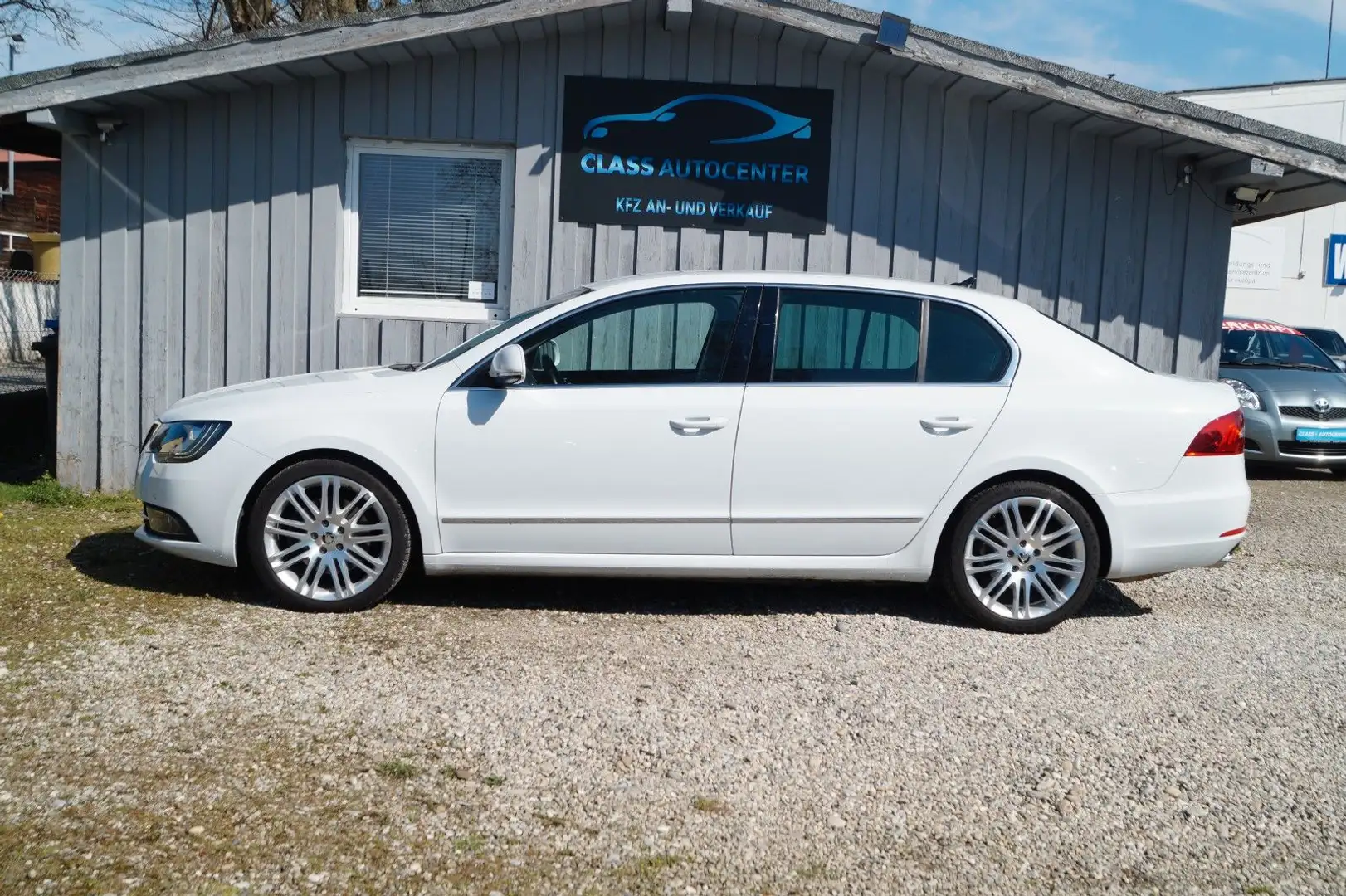 Skoda Superb Elegance|NAVI|4xSitzheizung|Automatik| Blanco - 2