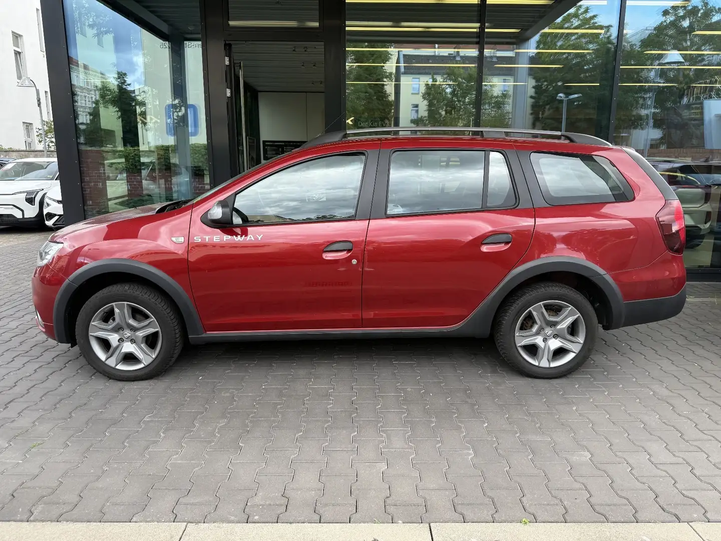 Dacia Logan MCV Stepway TCe 90 Allwetter Klima Rot - 2