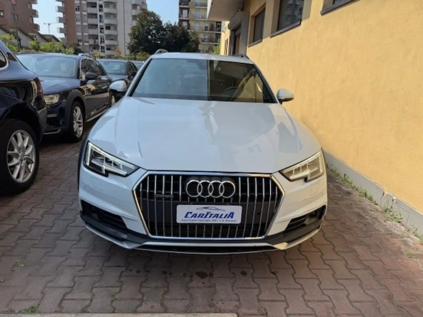 Audi A4 allroad 45 TFSI 245 CV S tronic Business Blanc - 2