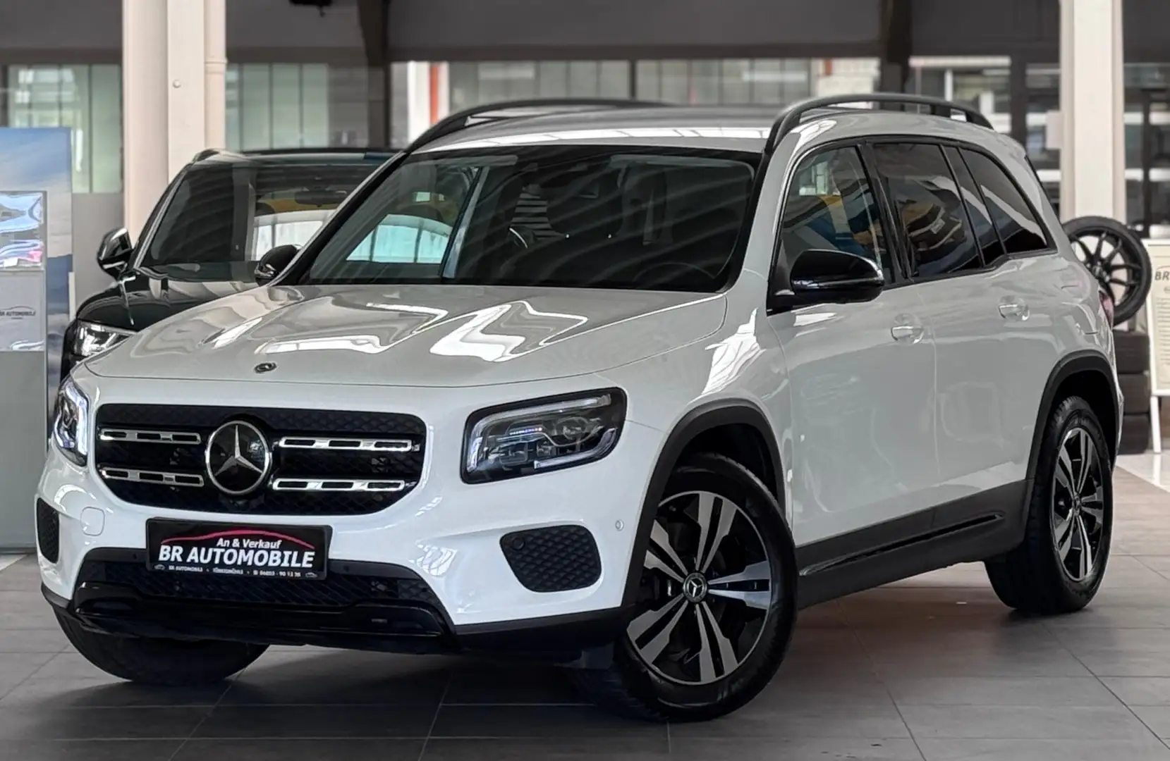 Mercedes-Benz GLB 250 GLB 250 4Matic*1.Hand*AHK*LED*360°Kamera*HeadUp Weiß - 1