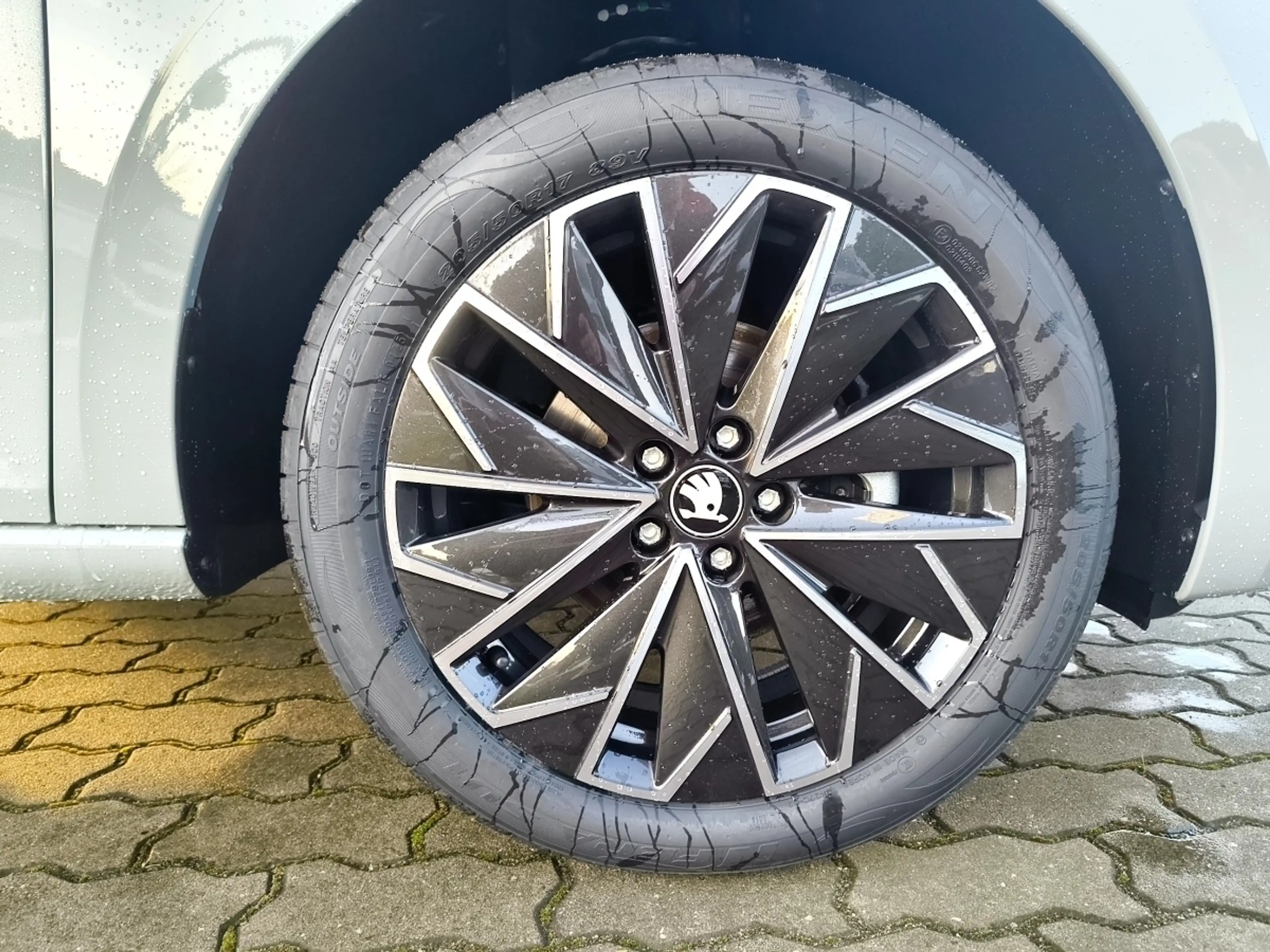 Skoda Scala 1.5 Selection DSG Matrix Navi AHK Klimaautomatik — photo 14