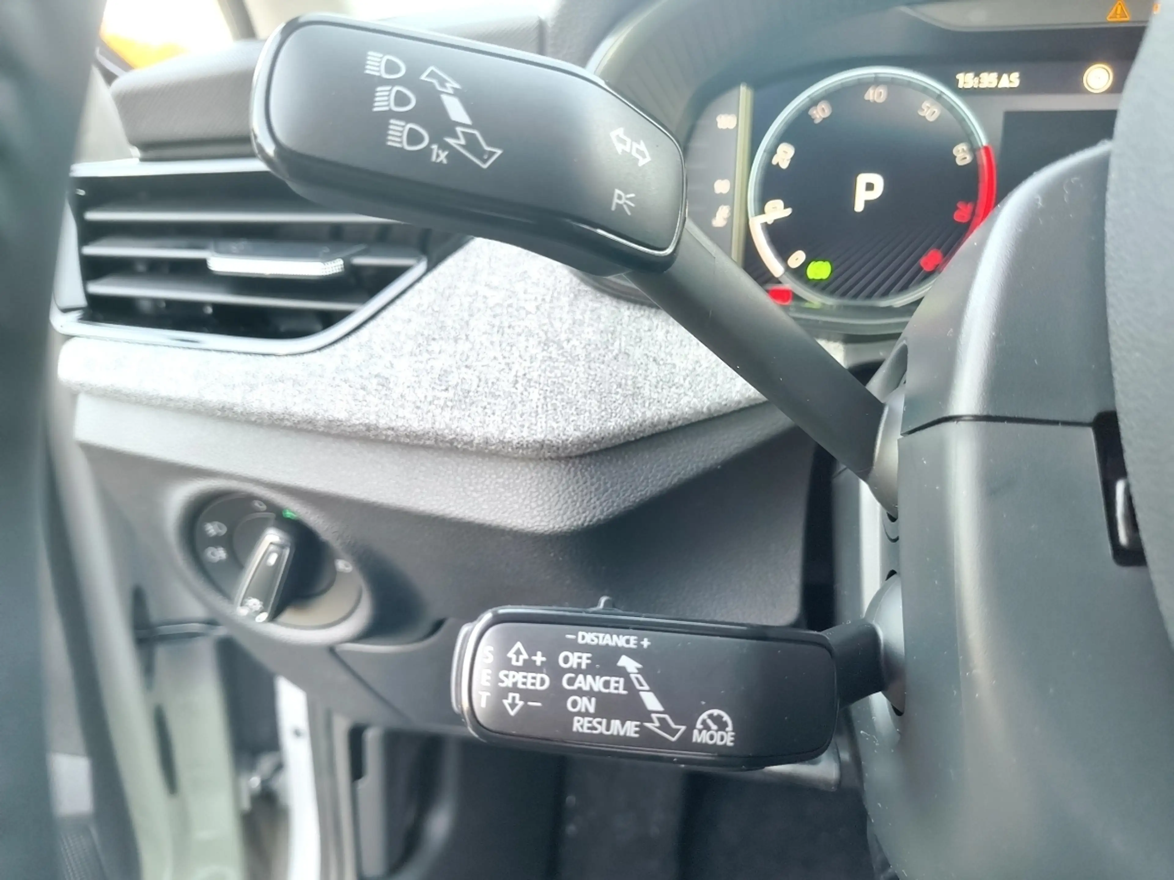 Skoda Scala 1.5 Selection DSG Matrix Navi AHK Klimaautomatik — photo 13