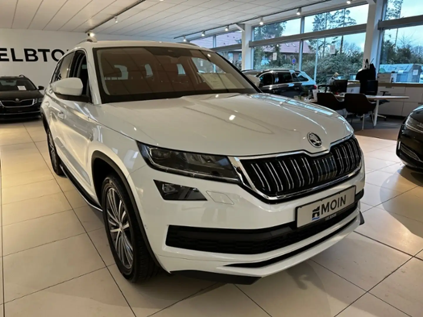 Skoda Kodiaq 2.0 TDI L&K 4x4 Navi PANO LED ACC AHK Weiß - 2
